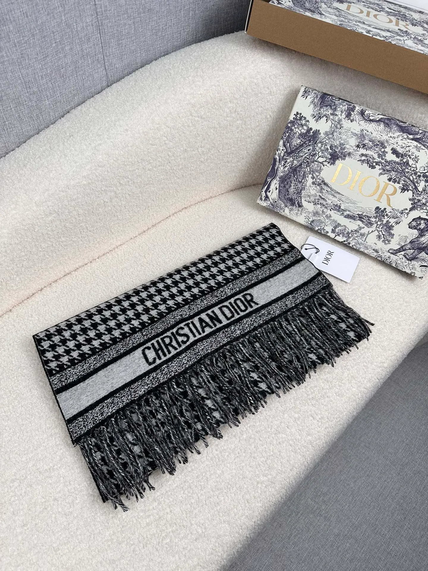 Шарфы Christian Dior 18675824