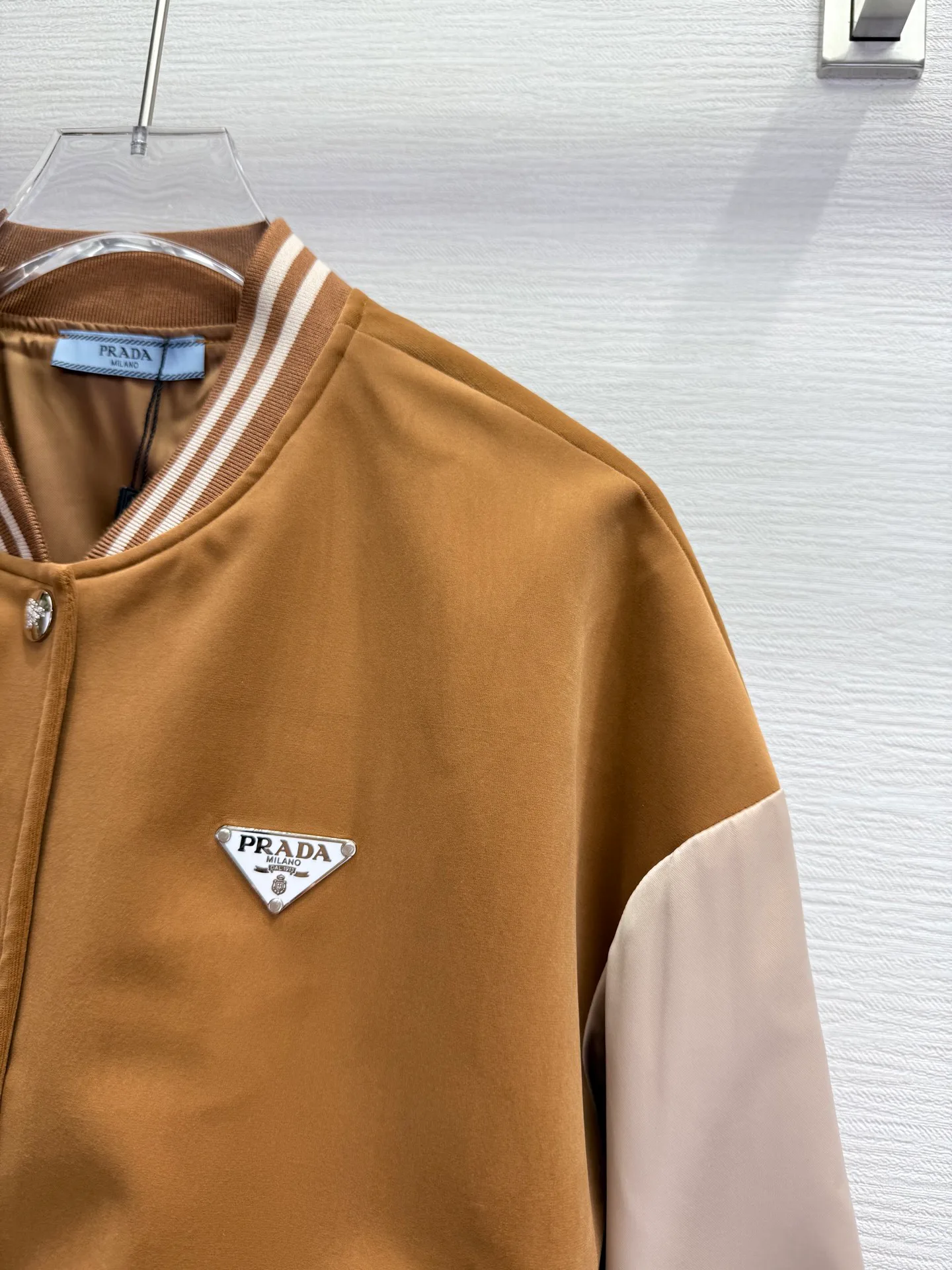 Куртки И Пуховики Женские Prada 125609