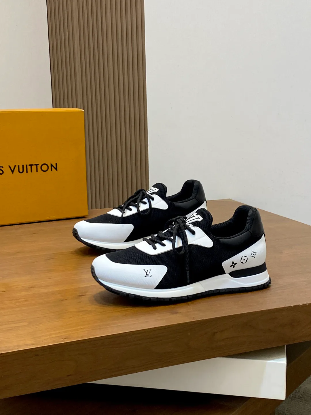 Кроссовки Мужские Louis Vuitton 19069925