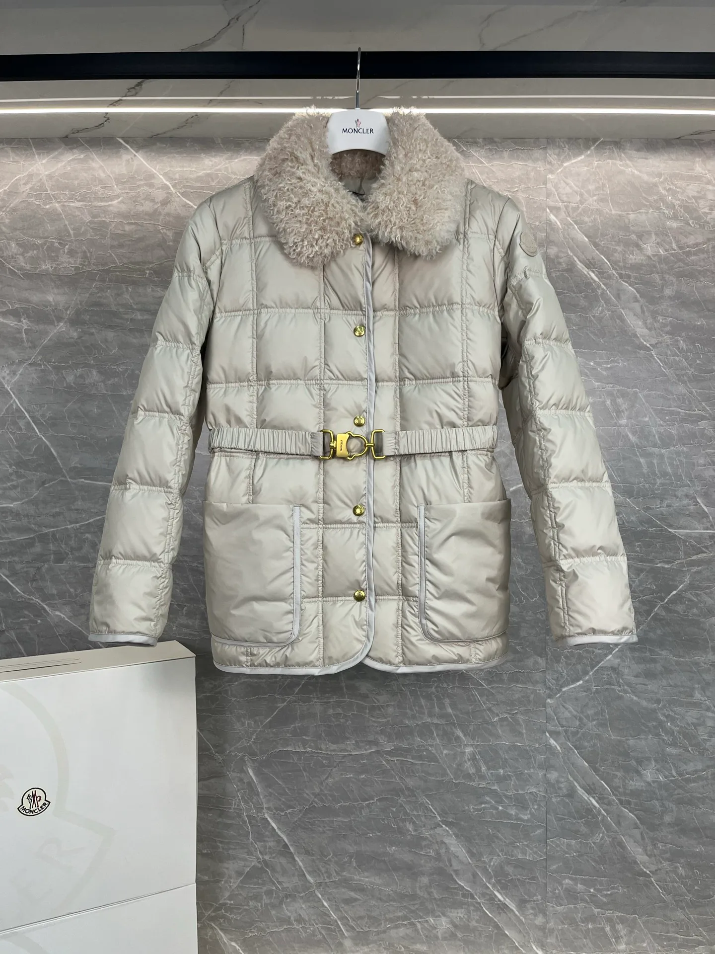 Куртки И Пуховики Женские Moncler 19256712