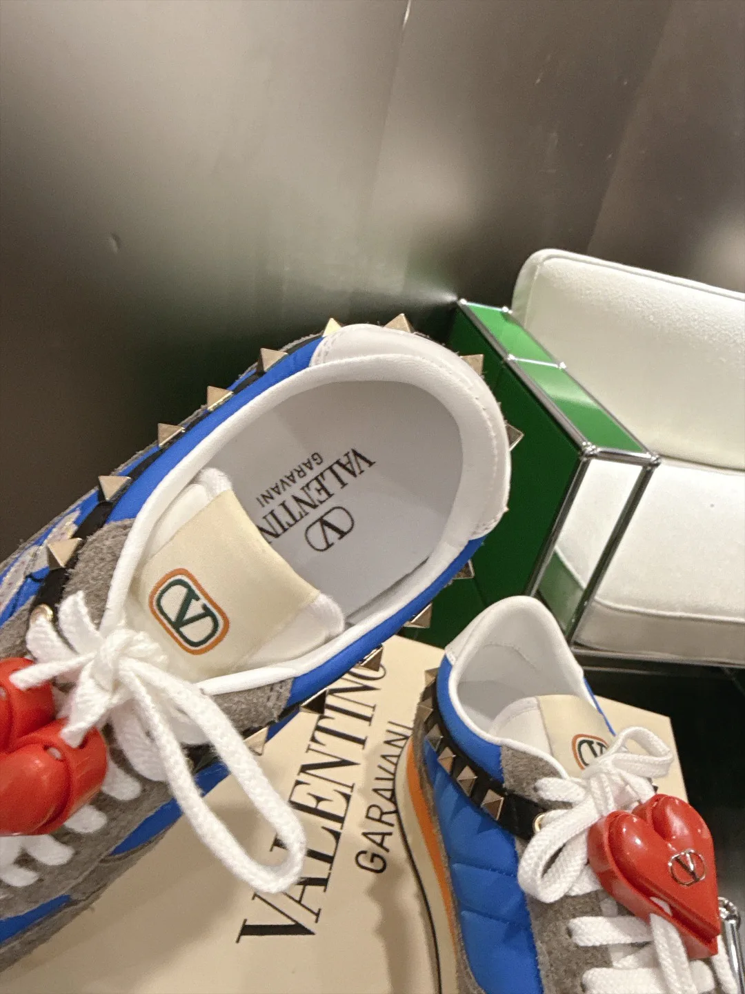 Кроссовки Женские Valentino 18361079