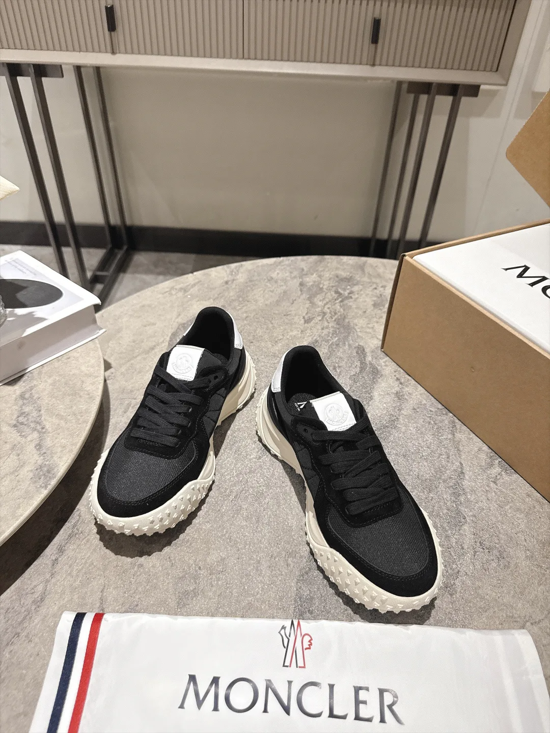 Кроссовки Женские Moncler 18549129