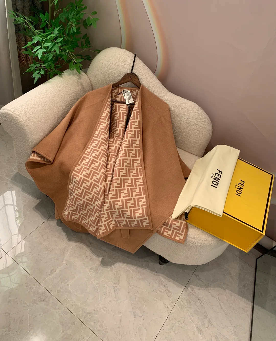 Пальто Женские Fendi 19187237
