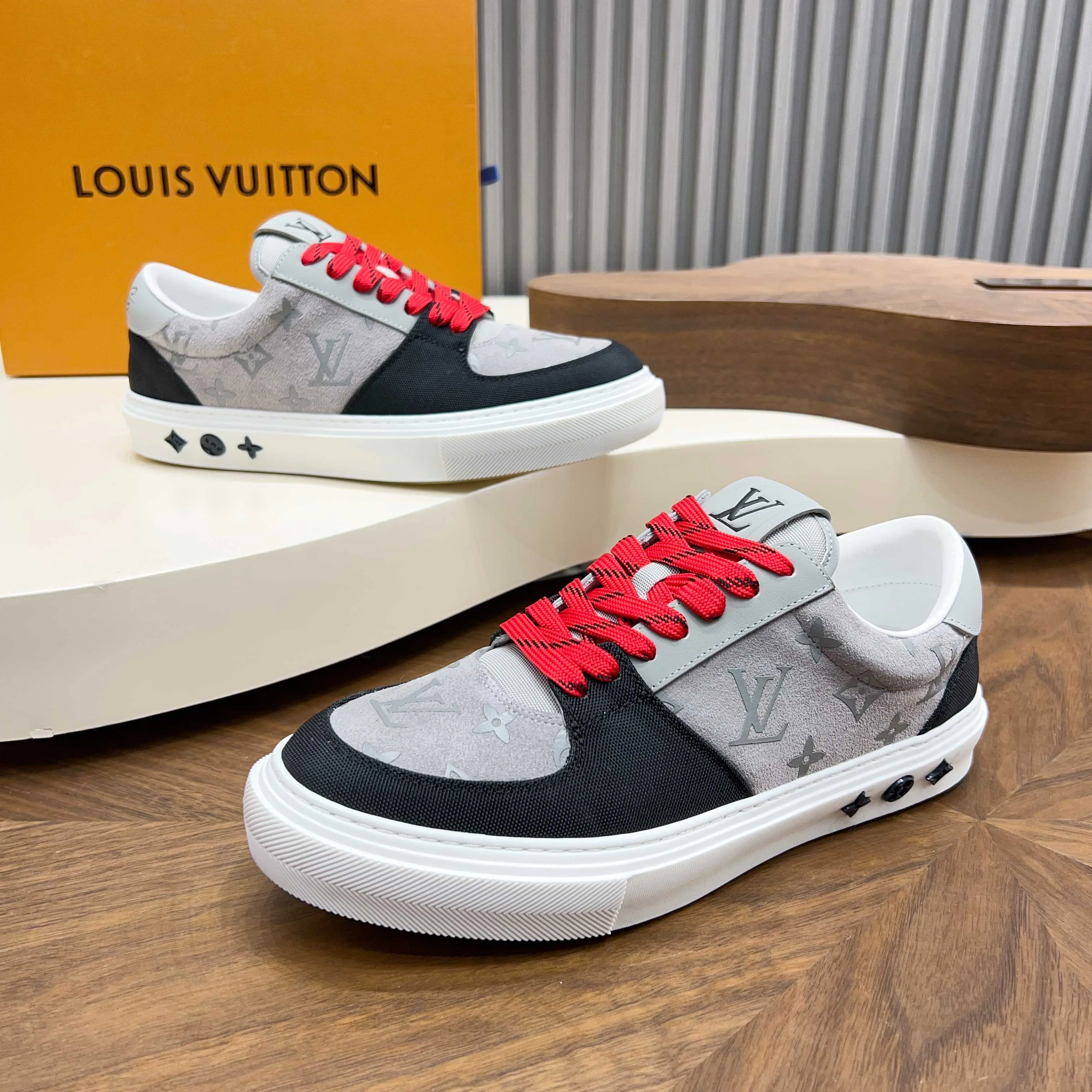 Кроссовки Мужские Louis Vuitton 18117094