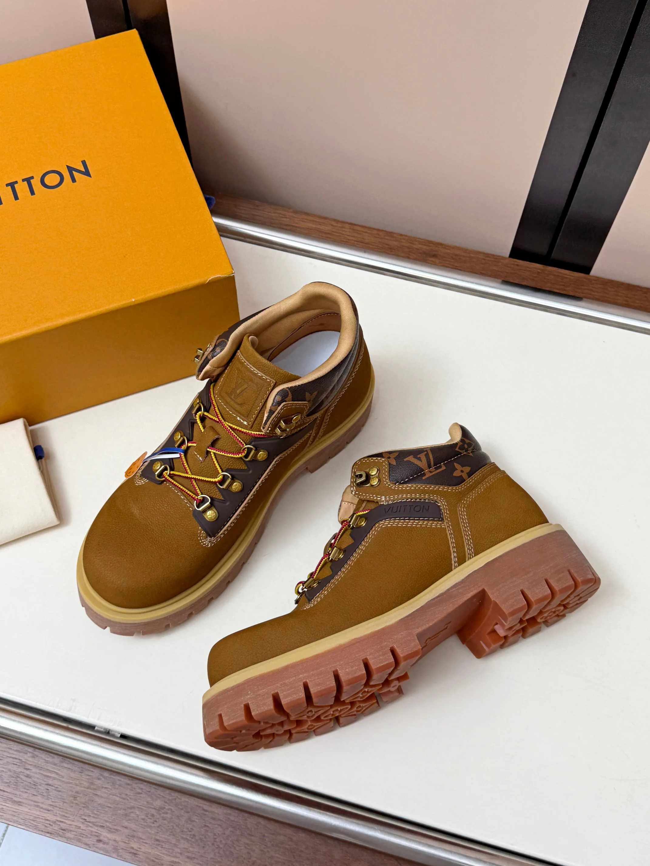 Ботинки Женские Louis Vuitton 18417473