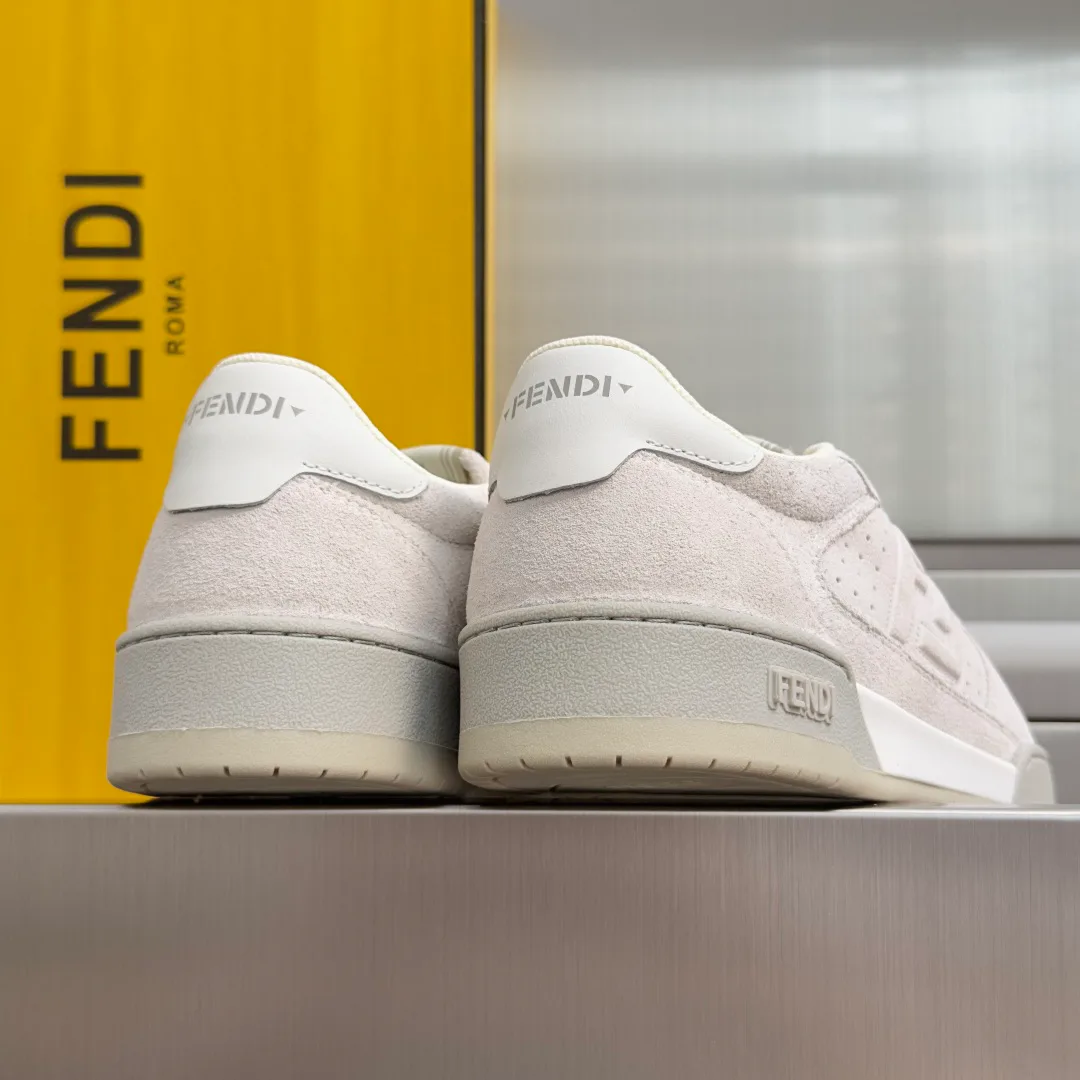 Кроссовки Женские Fendi 17729648