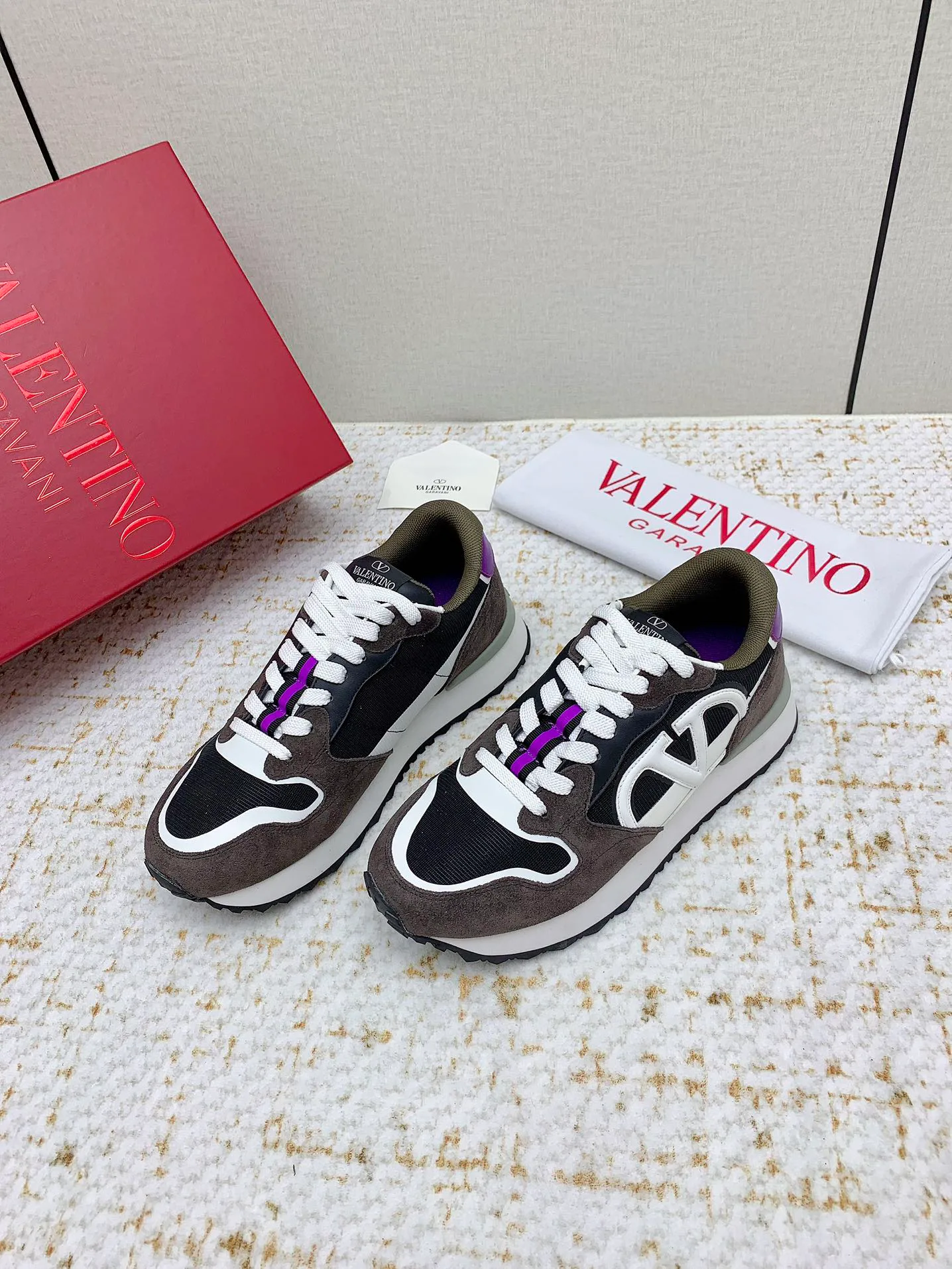 Кроссовки Женские Valentino 11070144