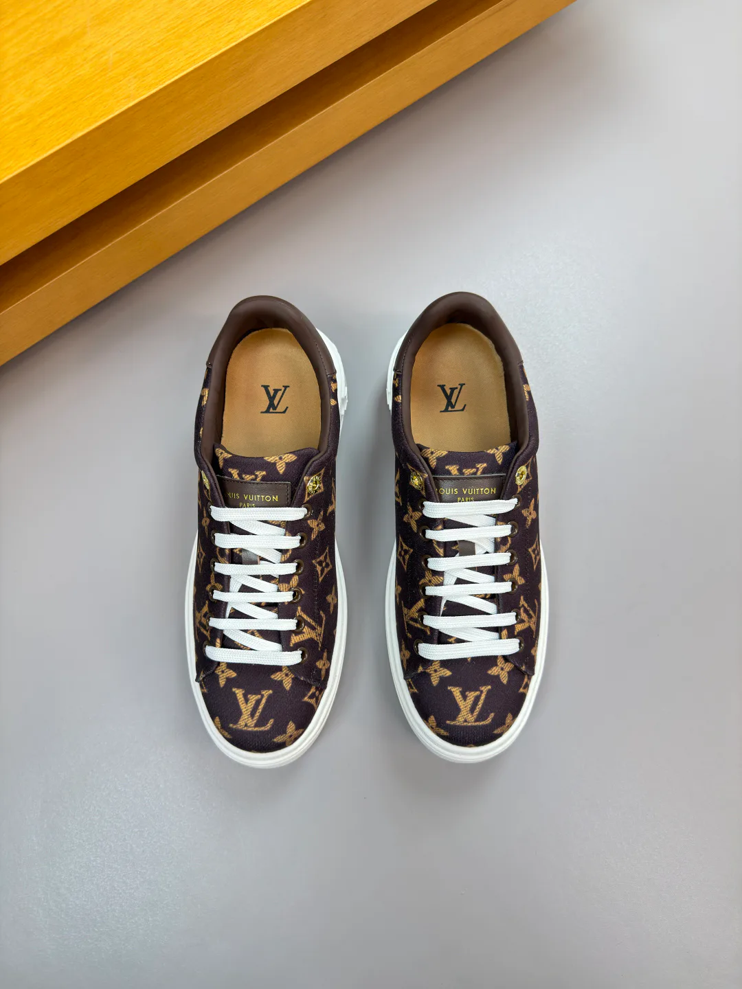 Кроссовки Женские Louis Vuitton 2652662
