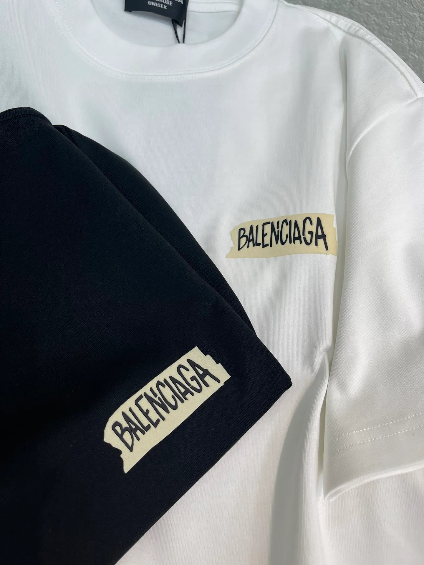 Футболки Женские Balenciaga 11569428