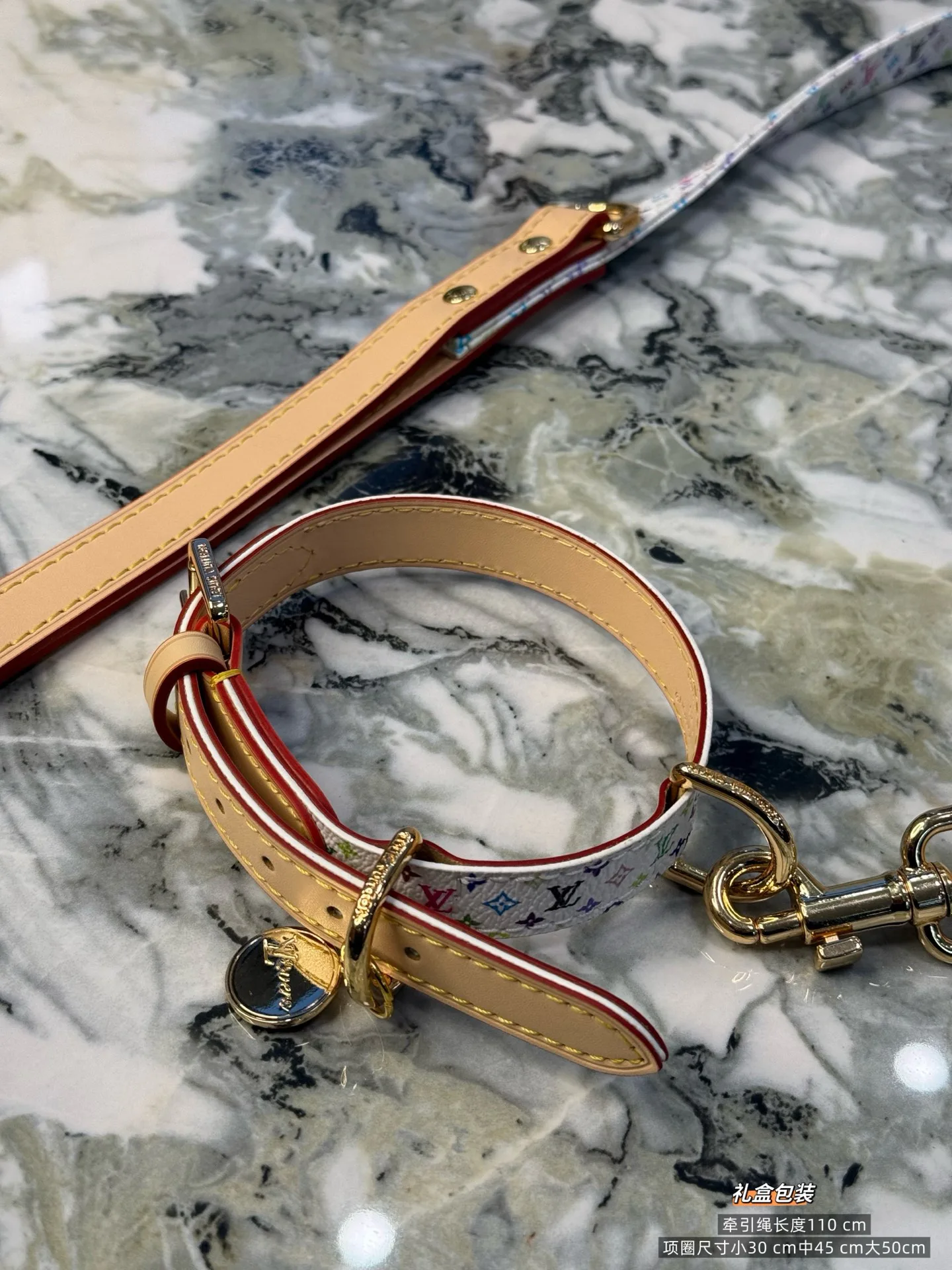 Текстиль Louis Vuitton 11888359