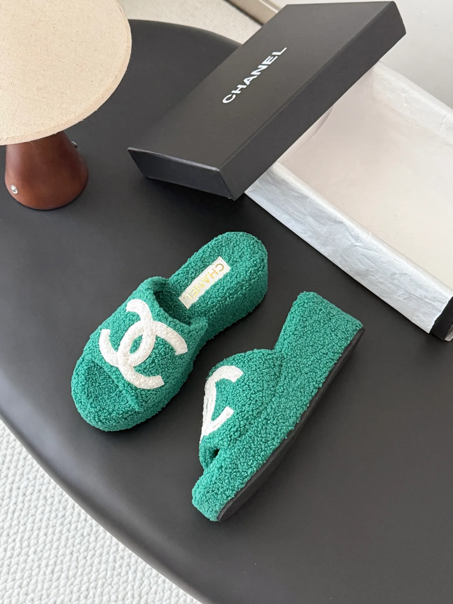 Тапочки Женские Chanel 18700075
