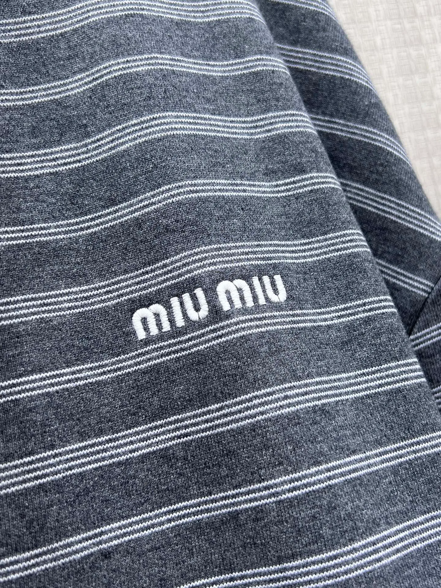 Куртки И Пуховики Женские Miu Miu 18402537