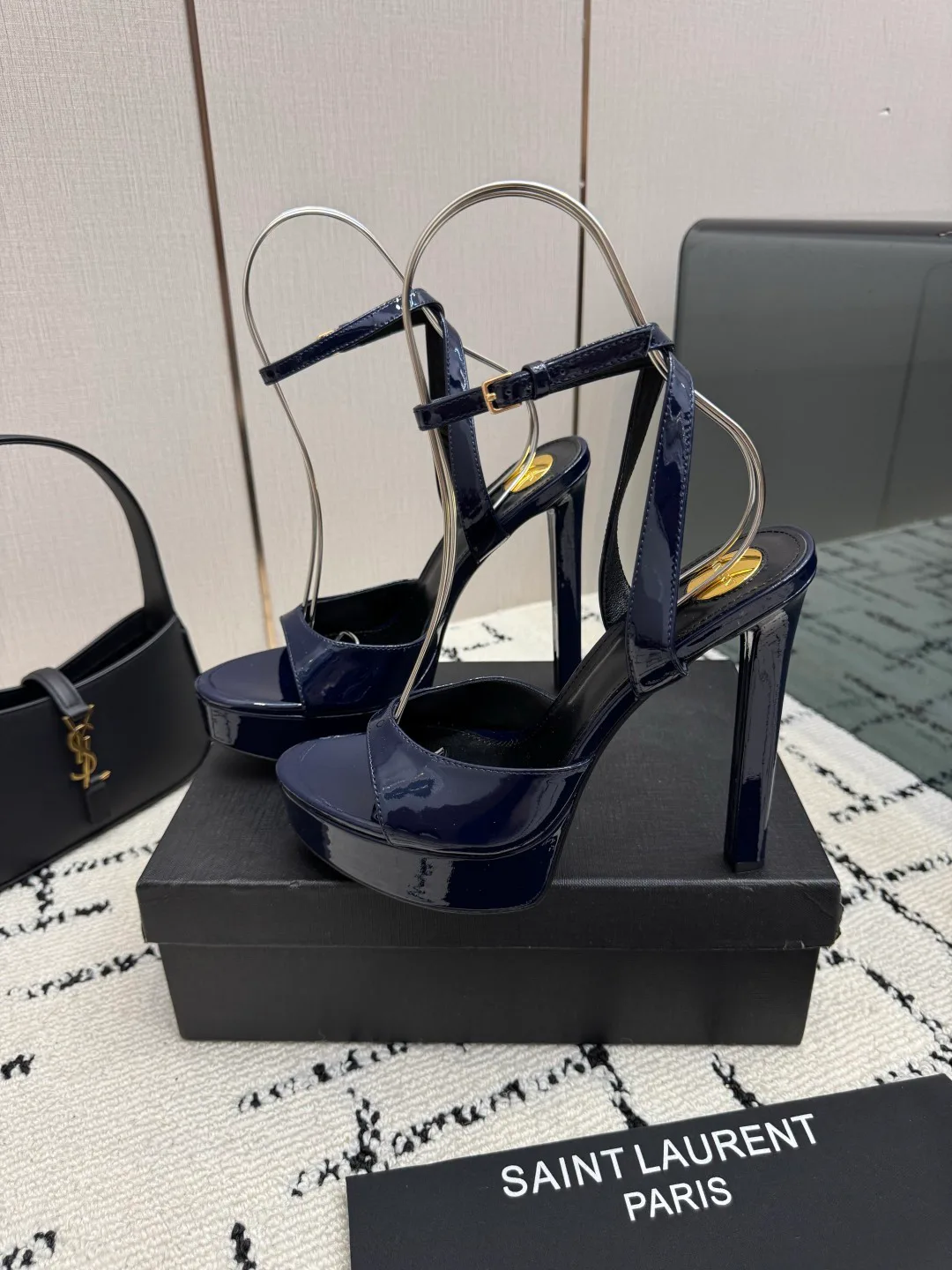 Босоножки Женские Saint Laurent 18049022