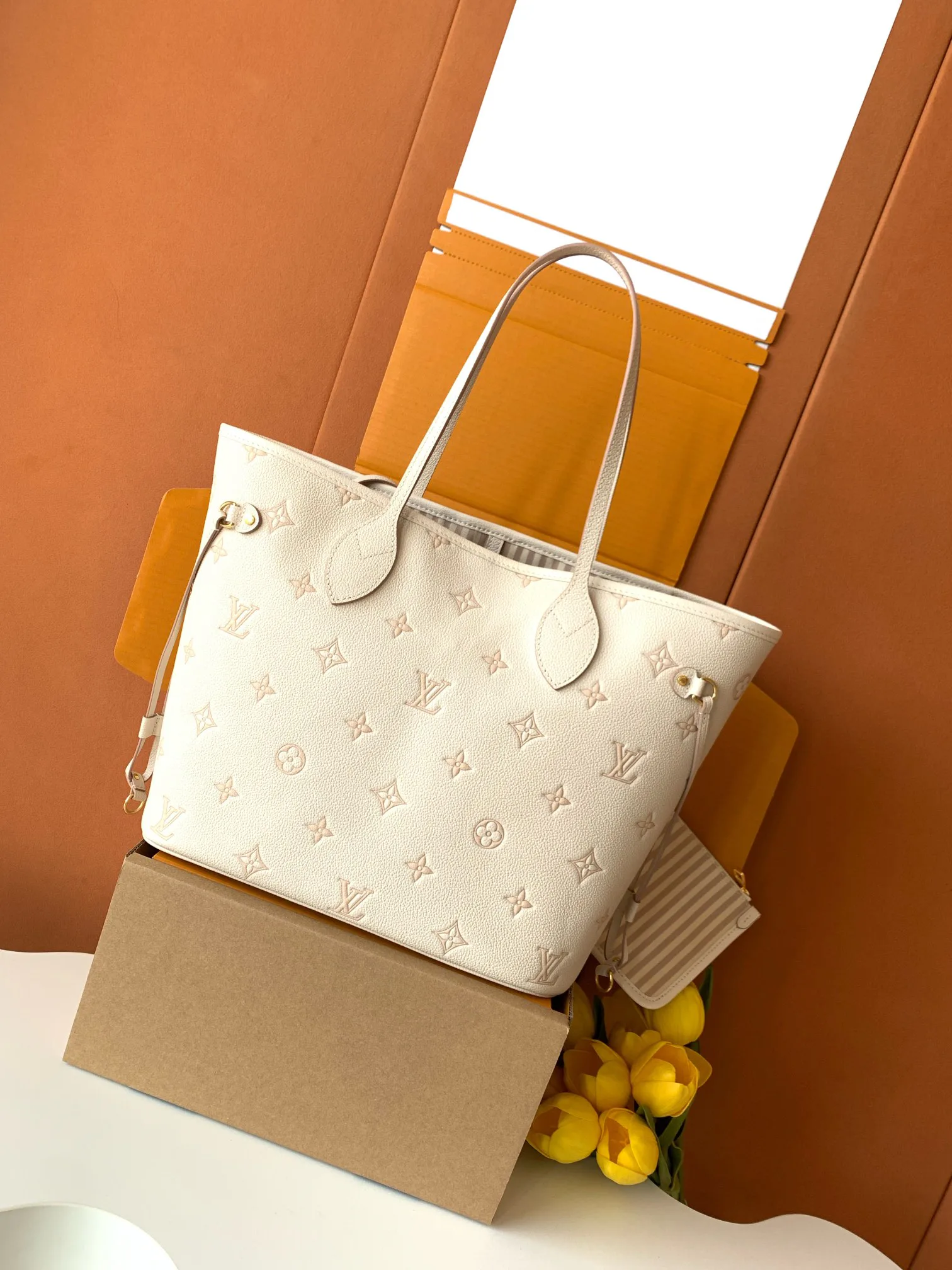Классические Сумки Женские Louis Vuitton 18156577