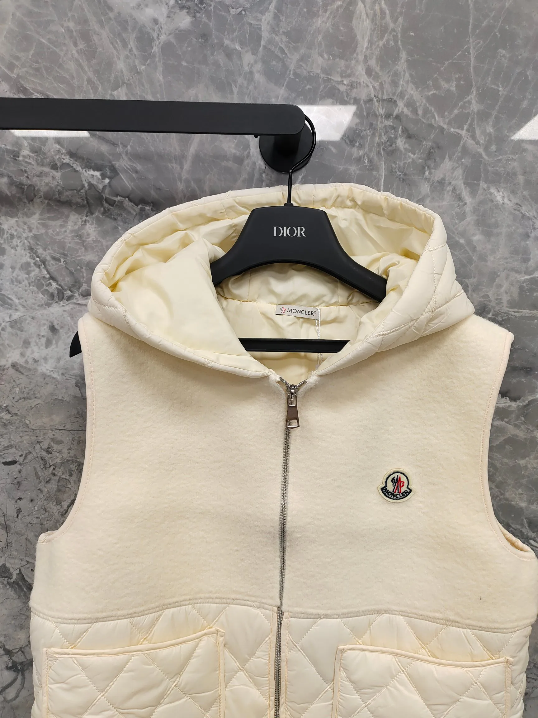 Жилеты Женские Moncler 18743556