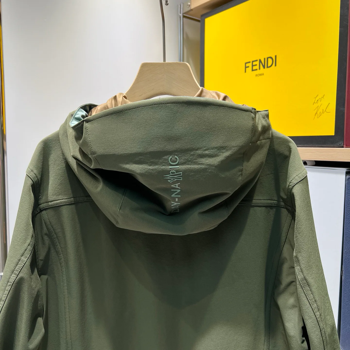 Куртки И Пуховики Мужские Moncler 11909049