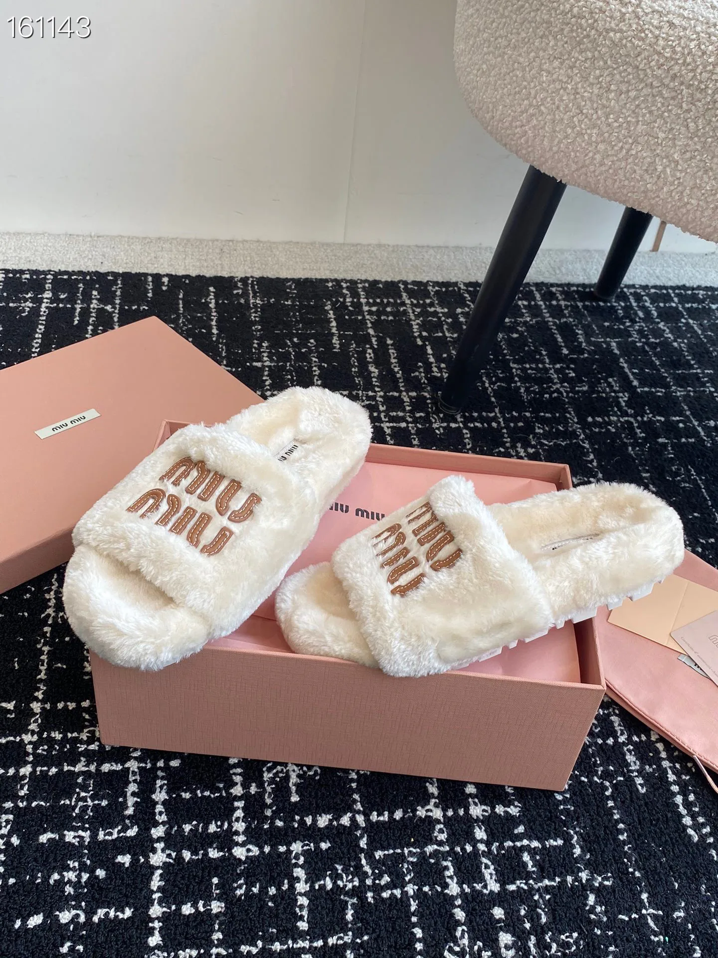 Тапочки Женские Miu Miu 18241537