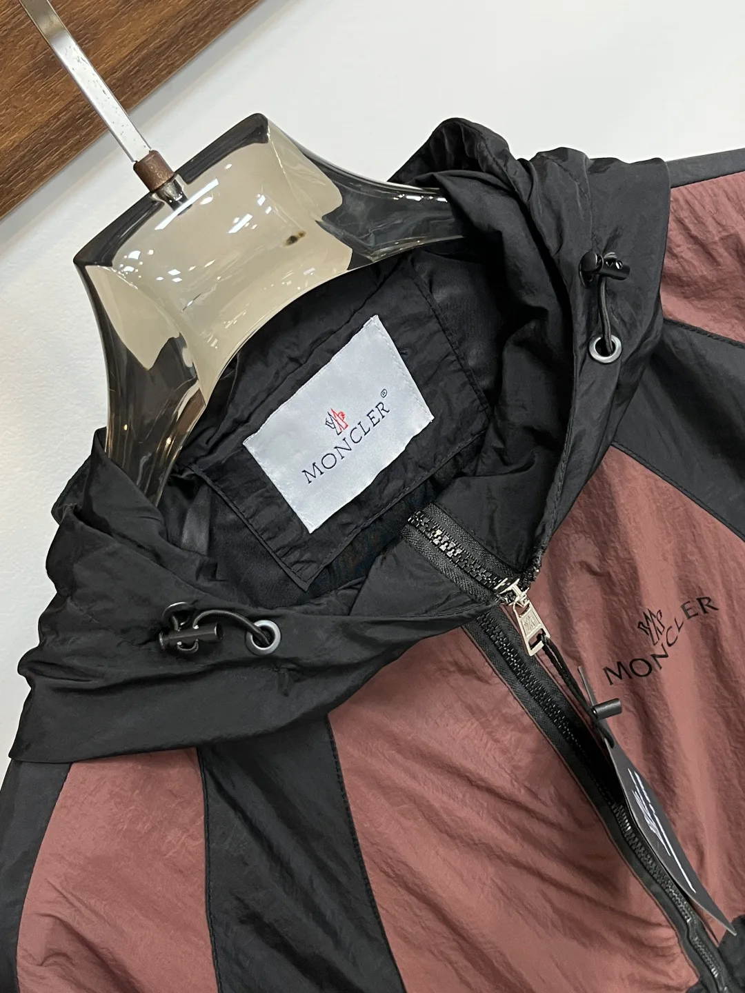 Куртки И Пуховики Мужские Moncler 11000527