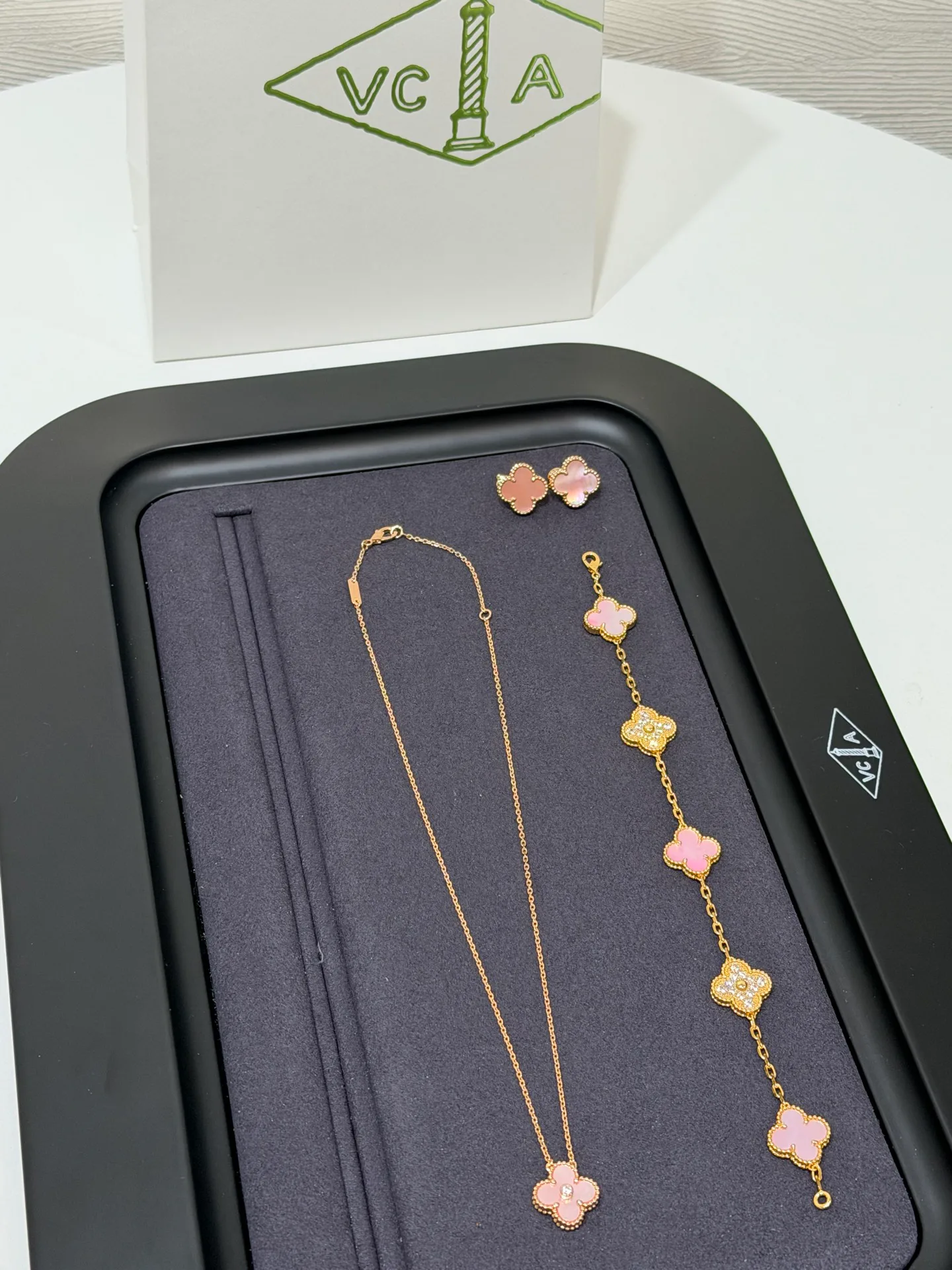 Бижутерия Van Cleef & Arpels 18123053