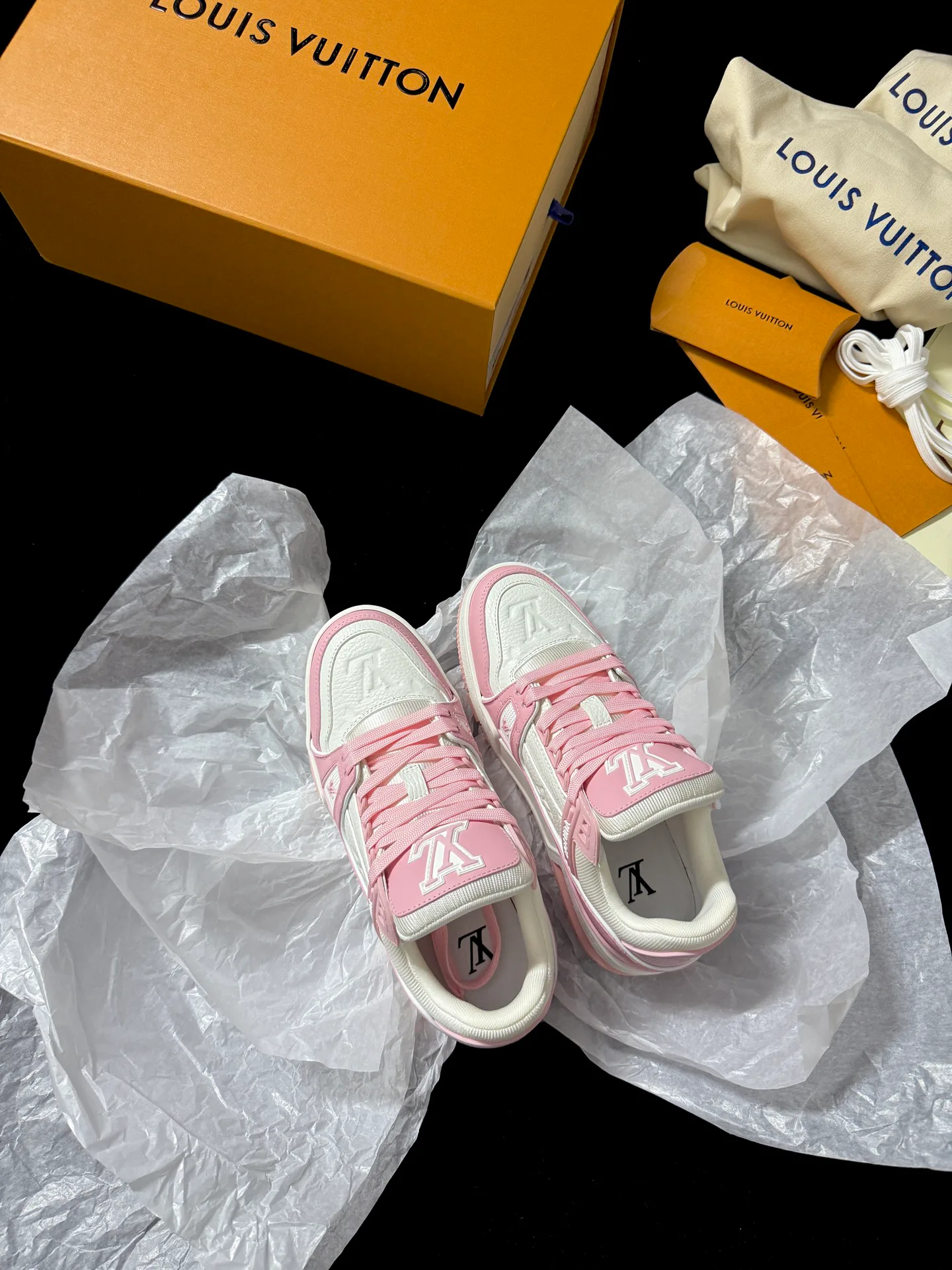 Кроссовки Женские Louis Vuitton 94740