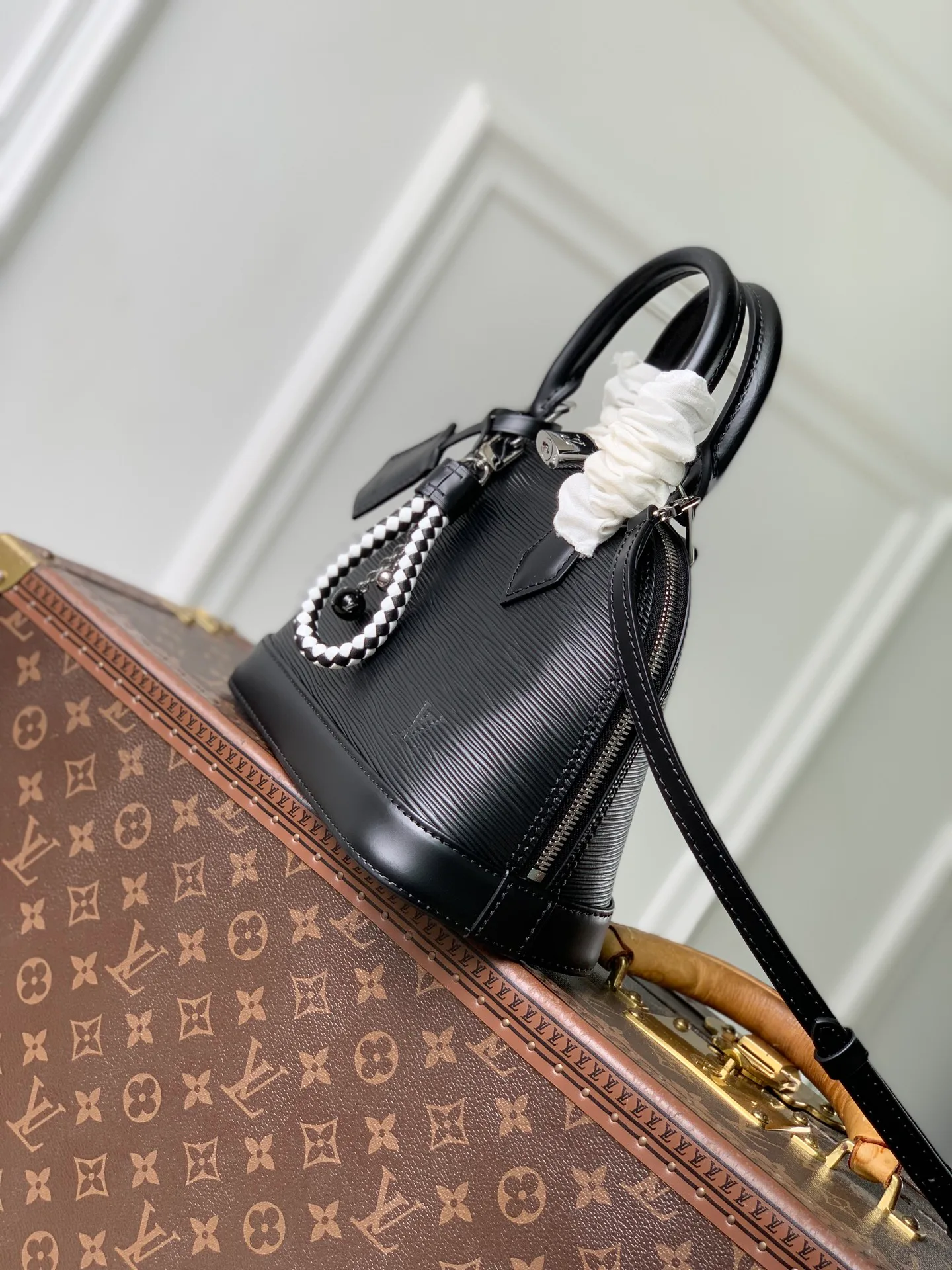 Классические Сумки Женские Louis Vuitton 18147537