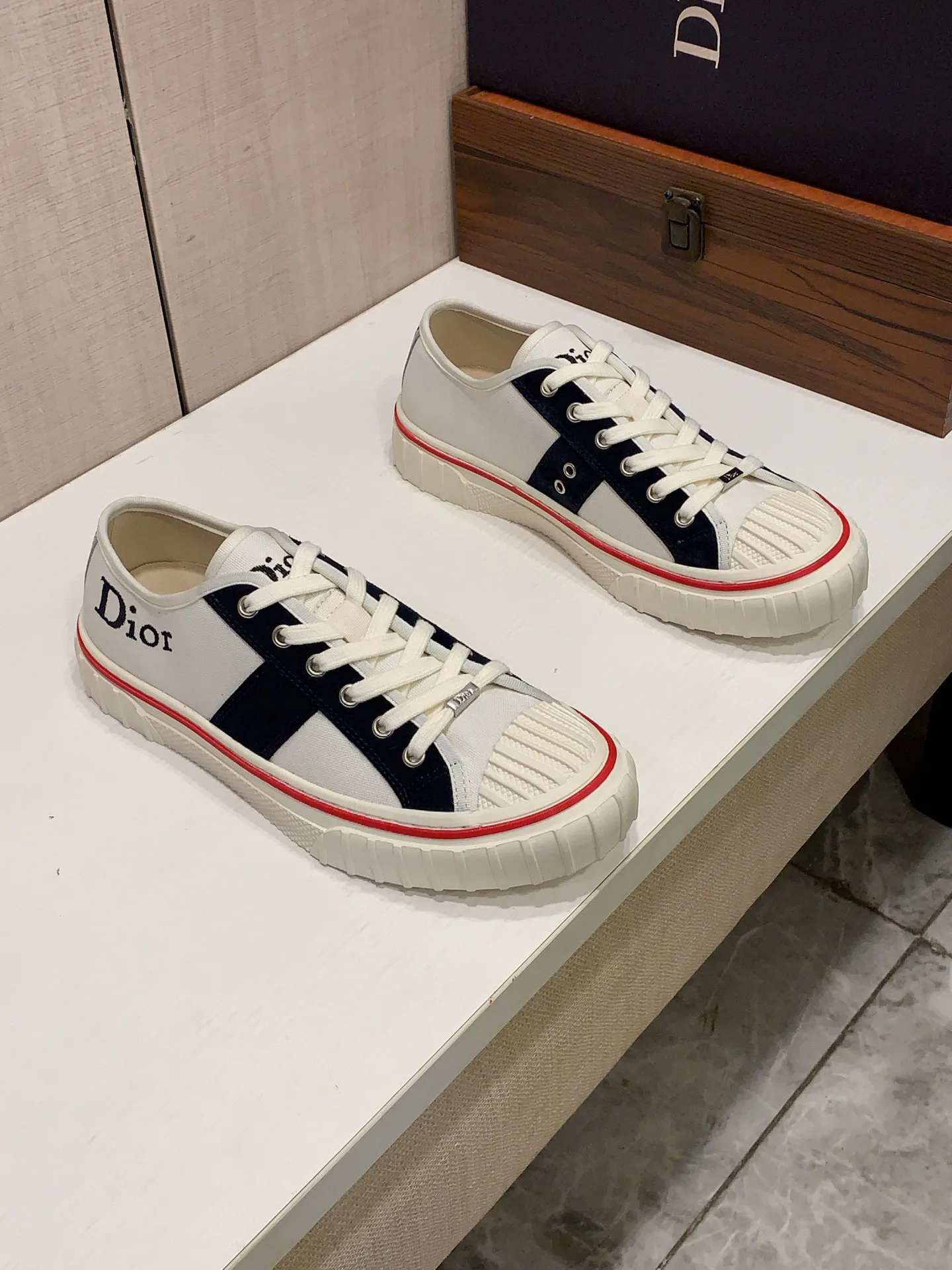 Кроссовки Женские Christian Dior 18247726