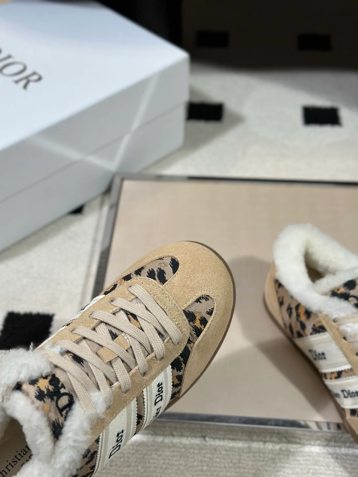 Кроссовки Женские Christian Dior 18366773