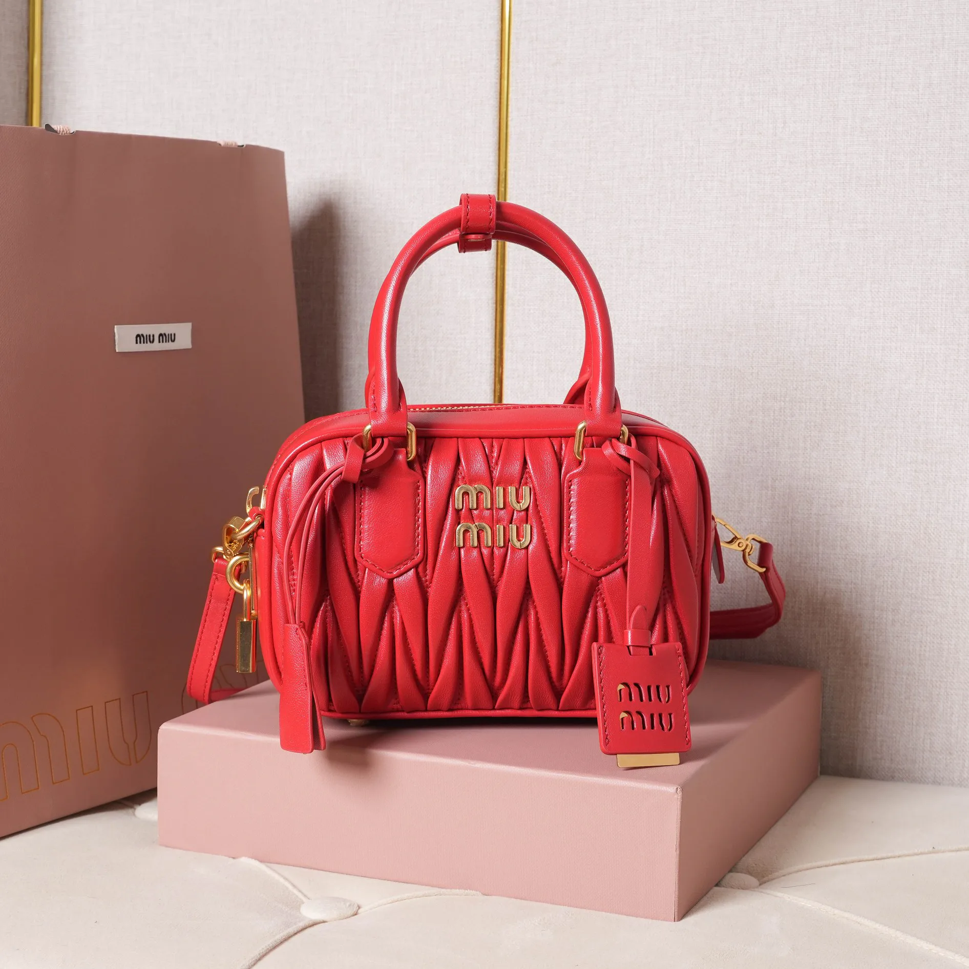 Классические Сумки Женские Miu Miu 11402740