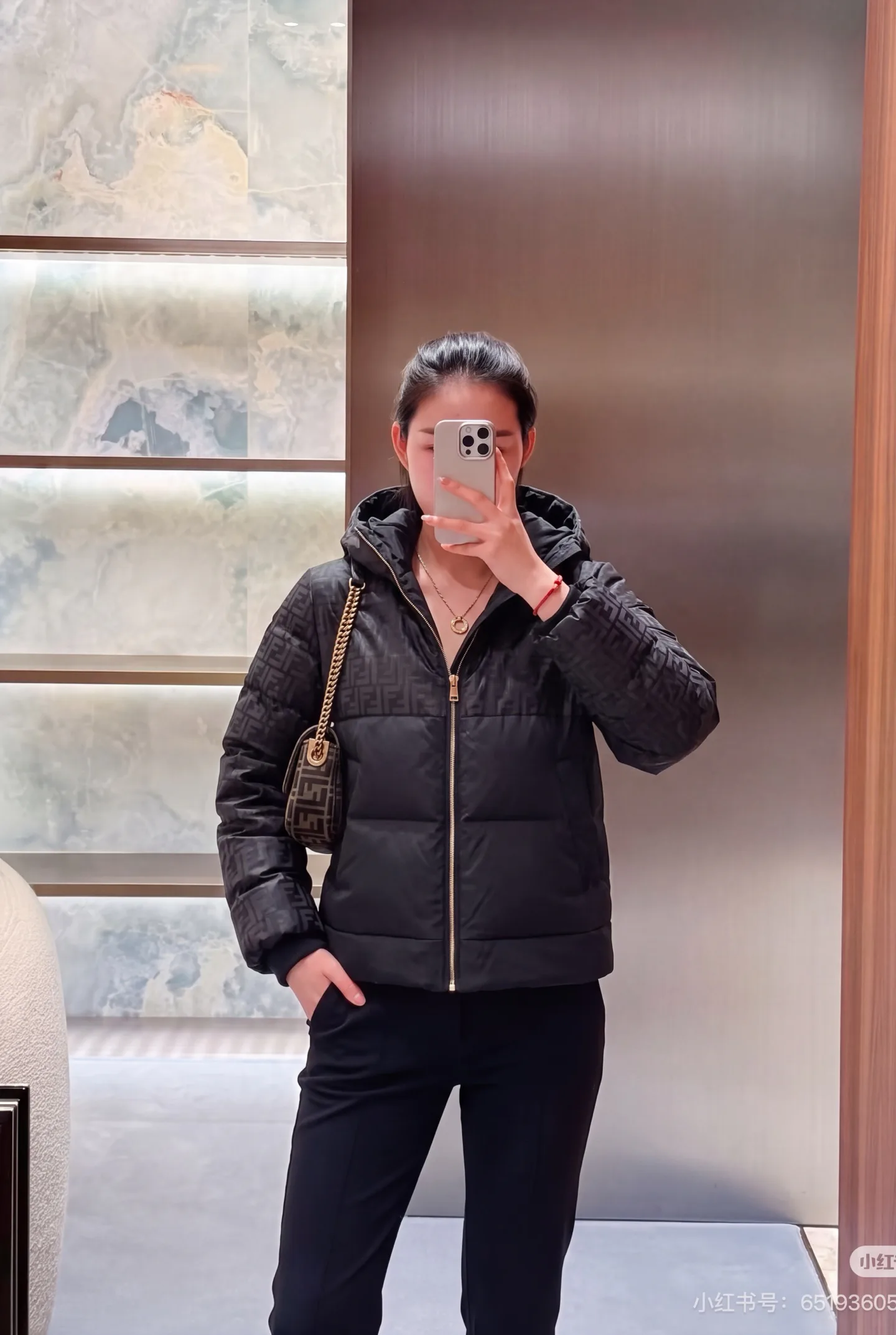 Куртки И Пуховики Женские Fendi 19588935