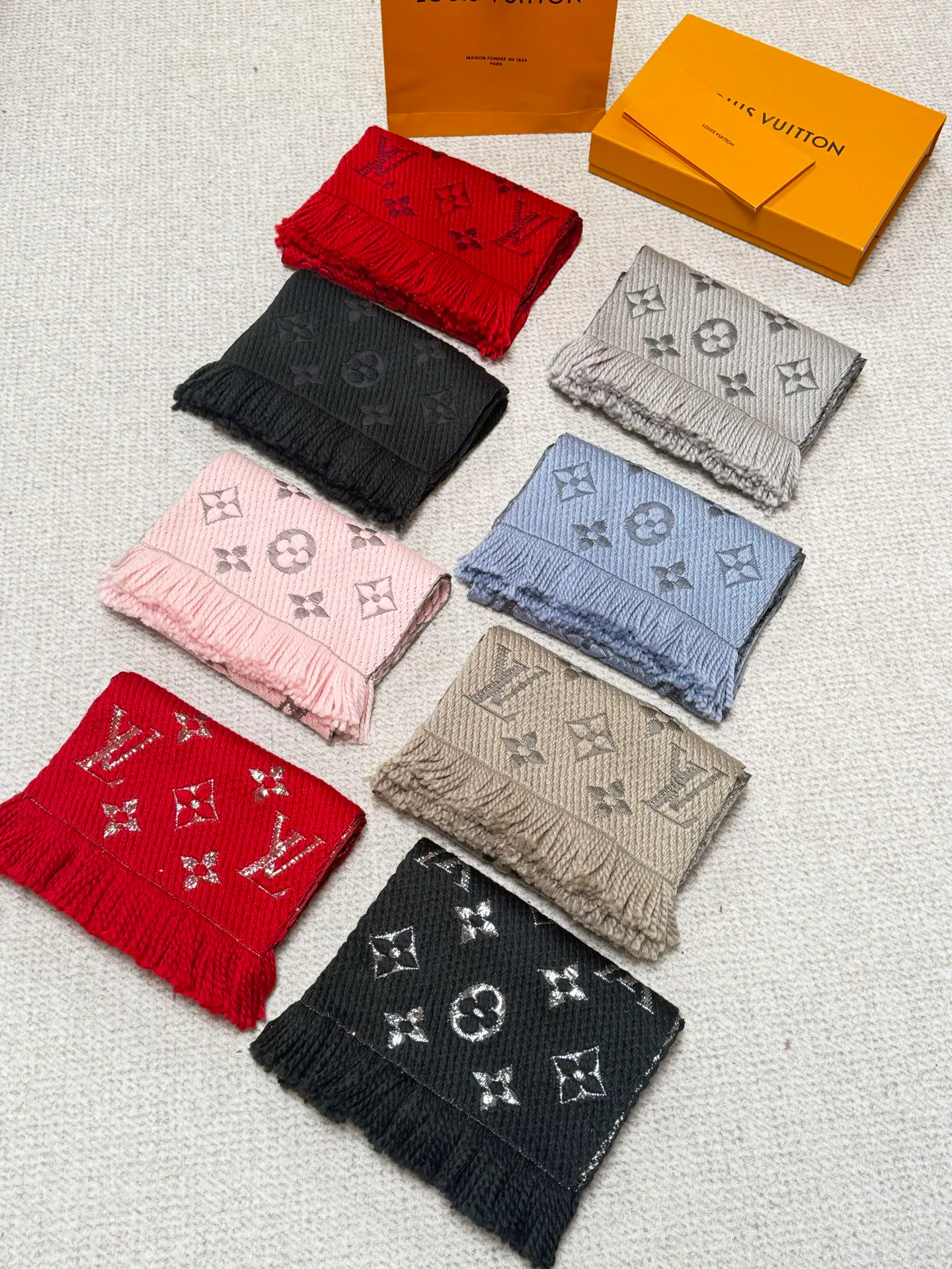 Шарфы Louis Vuitton 351394