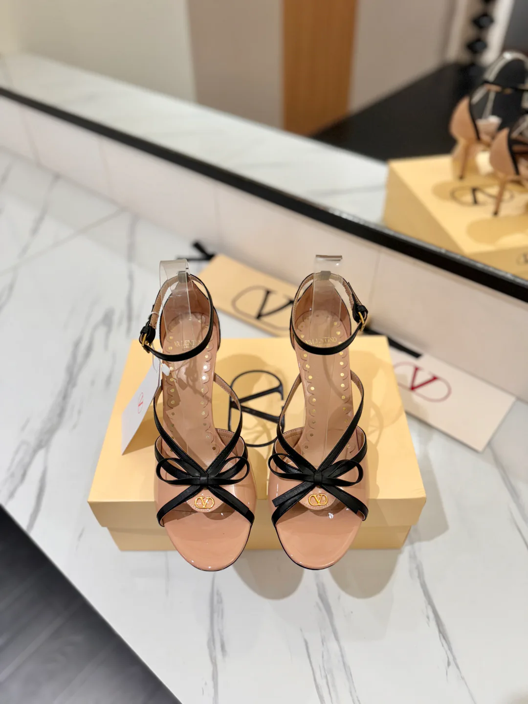 Босоножки Женские Valentino 10026776