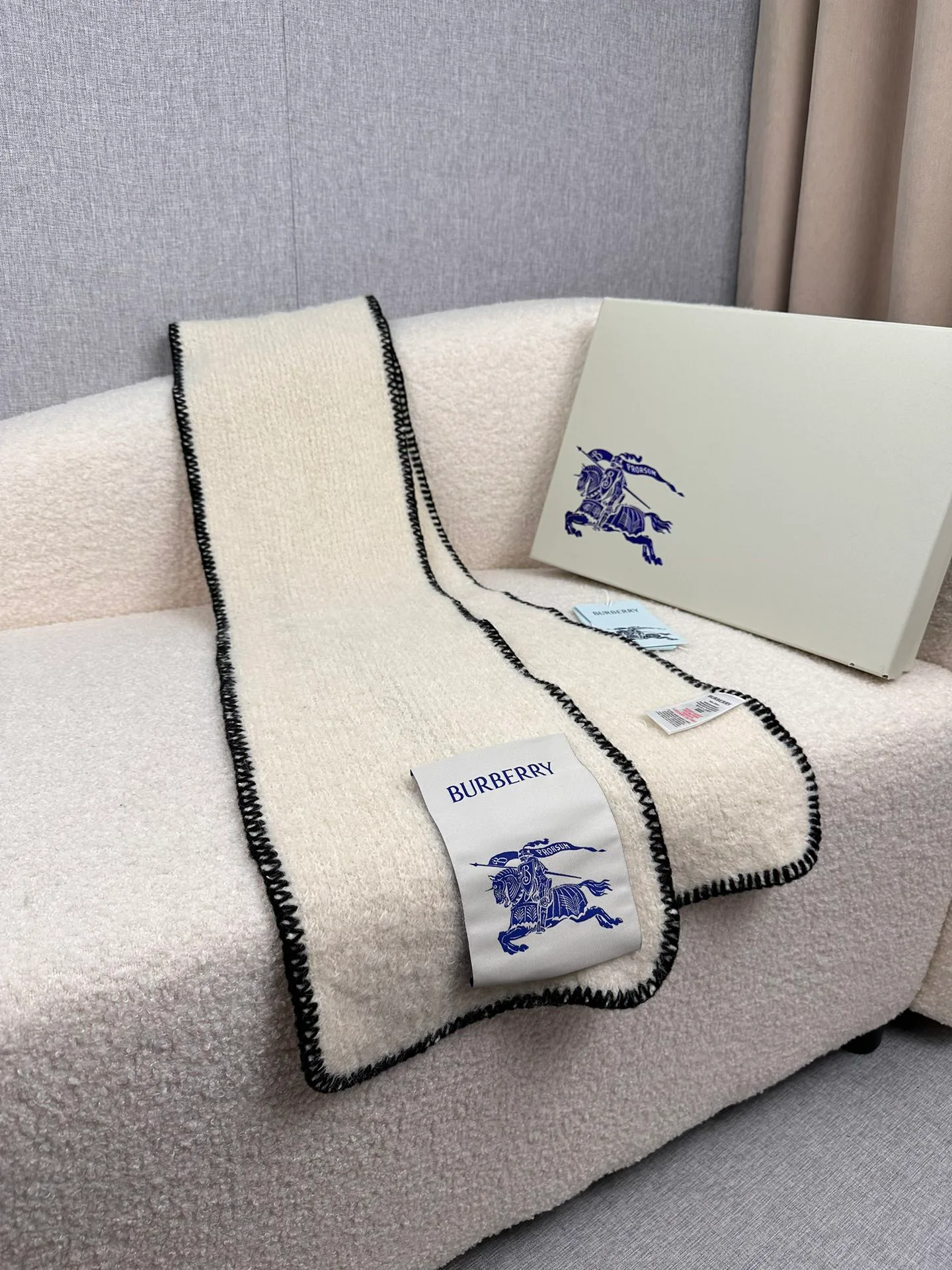 Шарфы Burberry 386924