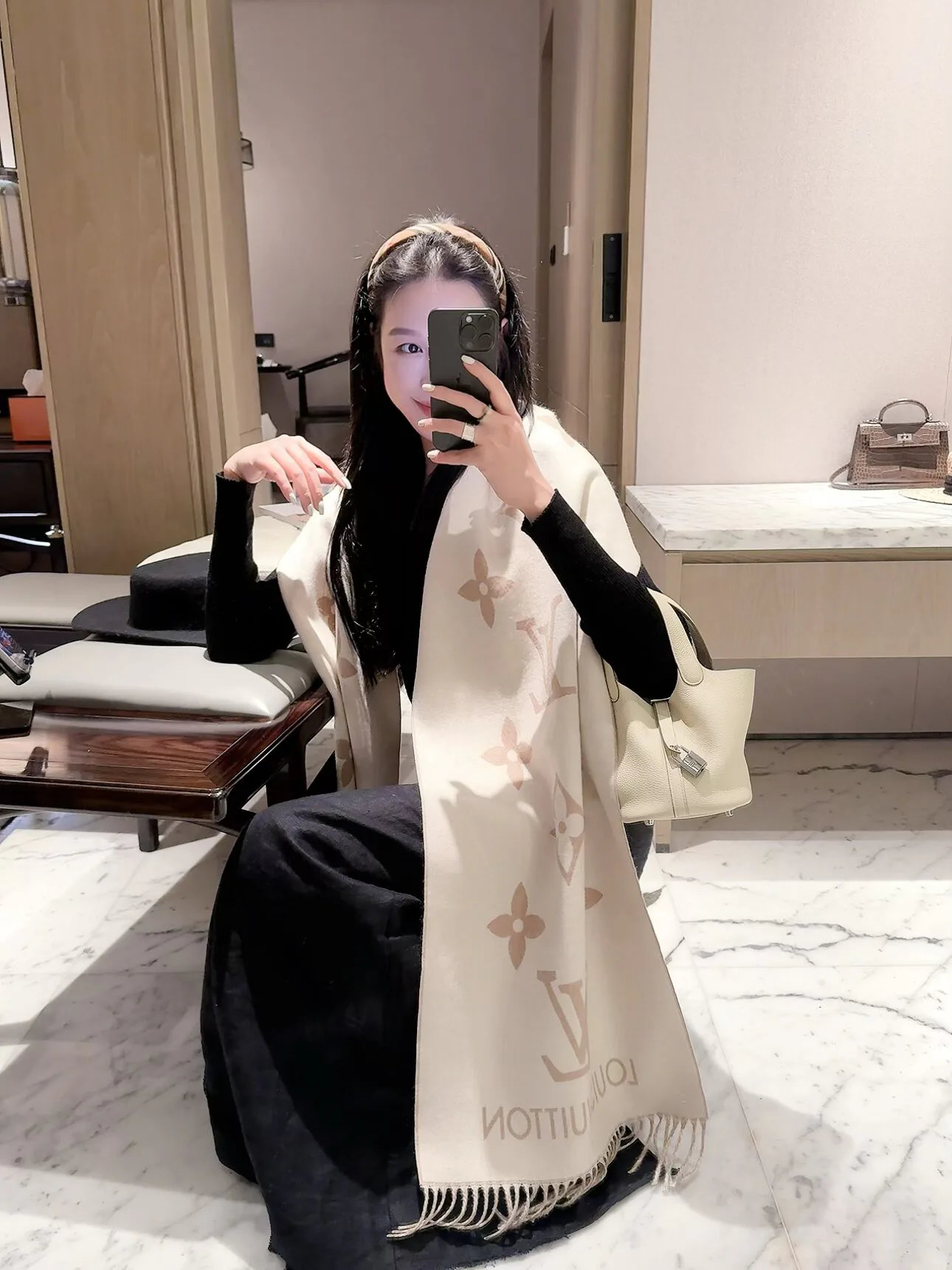 Шарфы Louis Vuitton 18450156