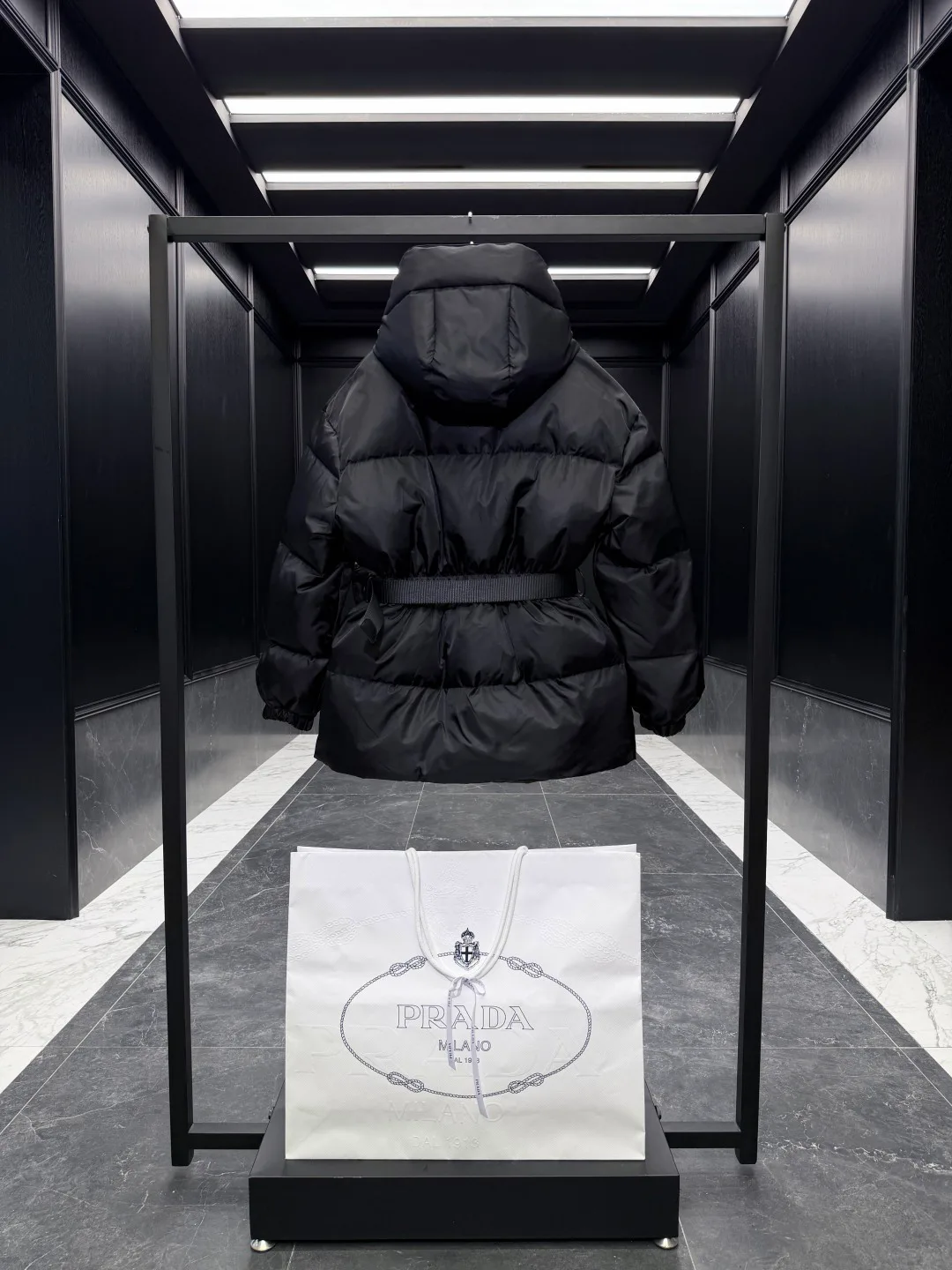 Куртки И Пуховики Женские Prada 17912487