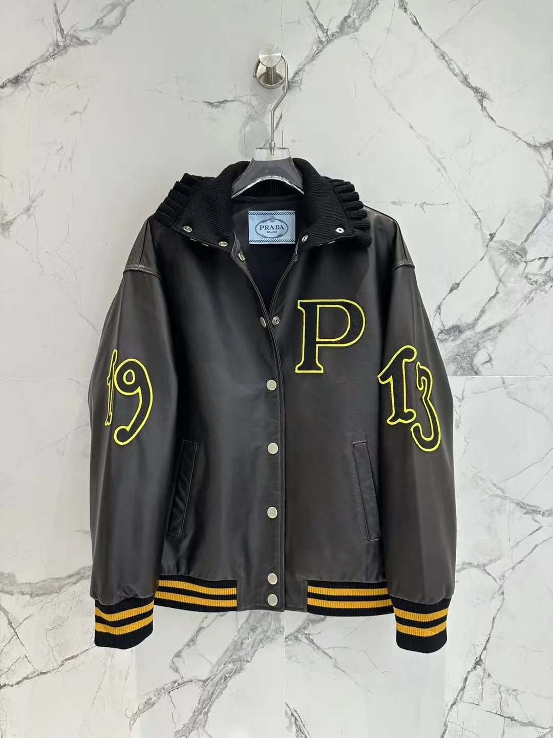 Кожаные Куртки И Дублёнки Мужские Prada 13997704
