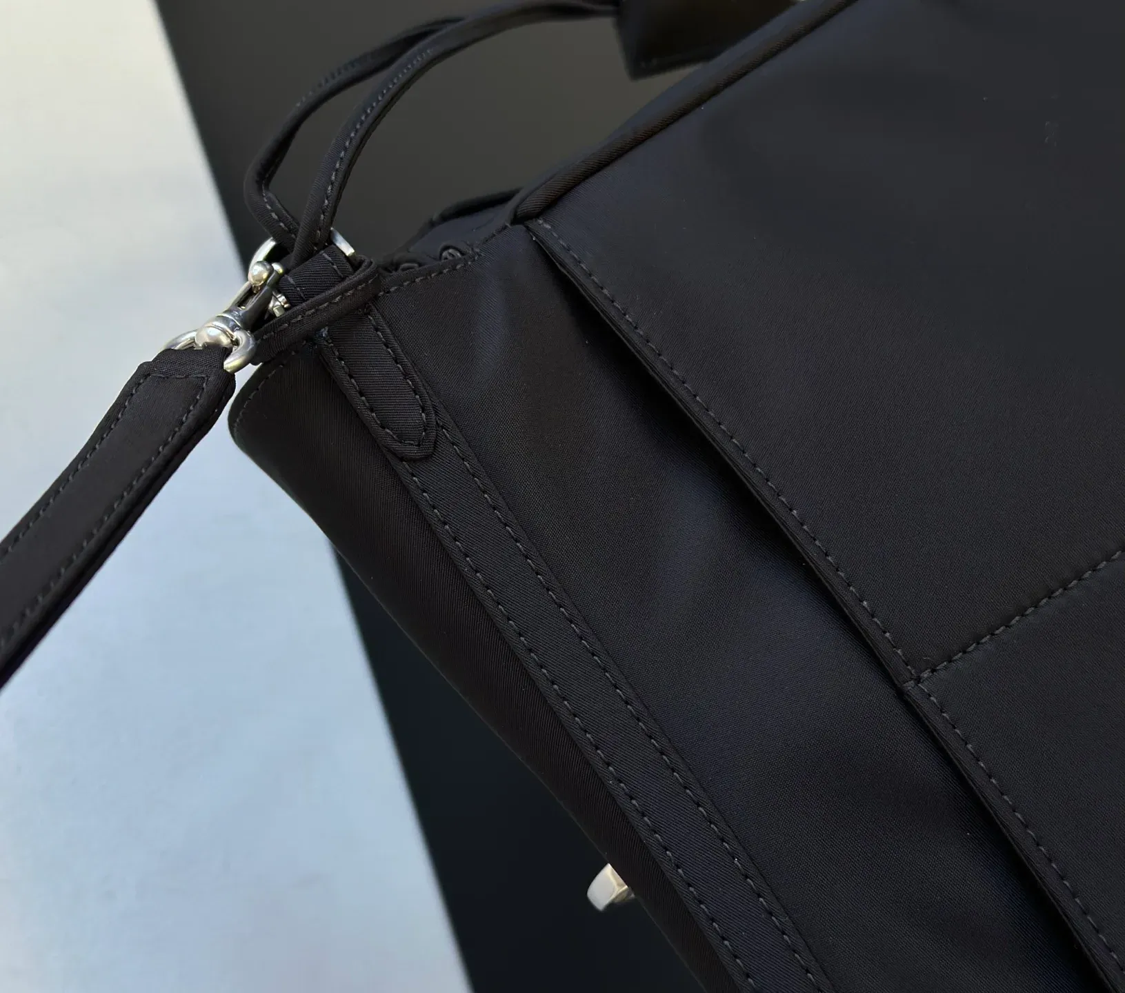 Сумки На Ремне Женские Balenciaga 6682525