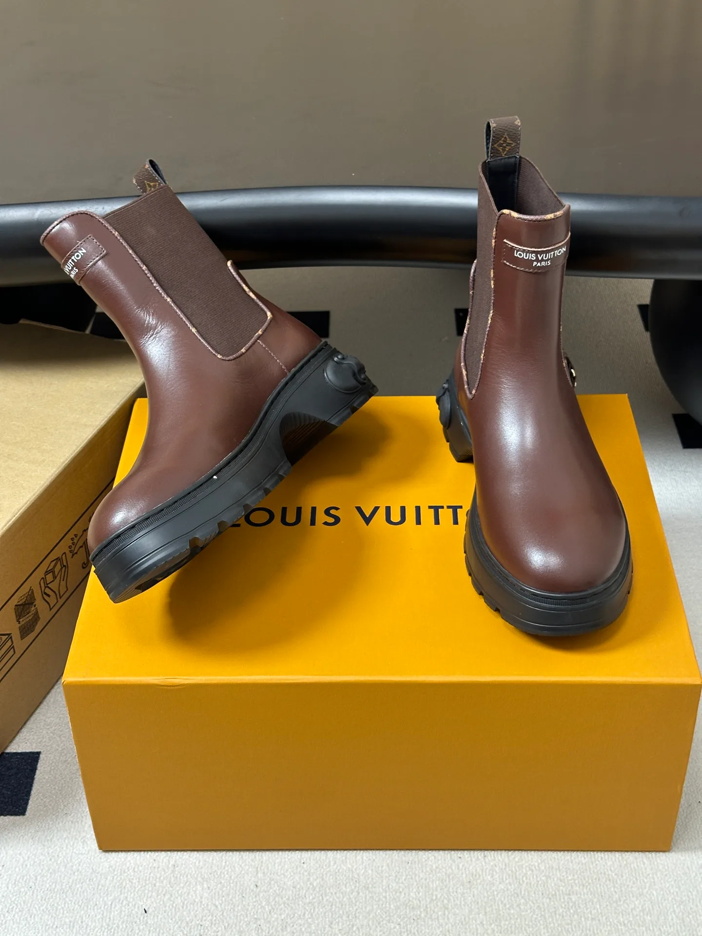 Ботинки Женские Louis Vuitton 19507315