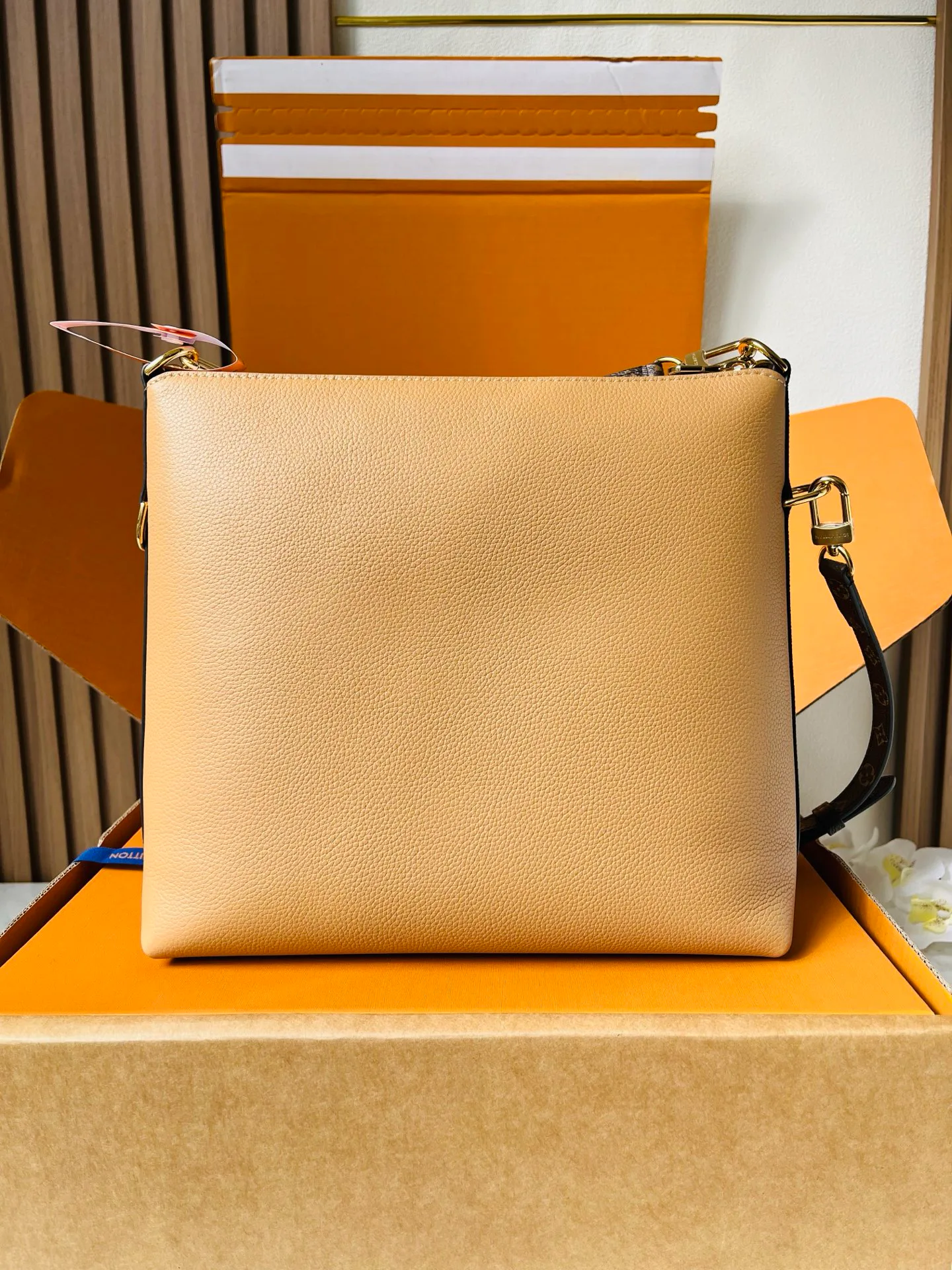 Сумки На Ремне Женские Louis Vuitton 12860034