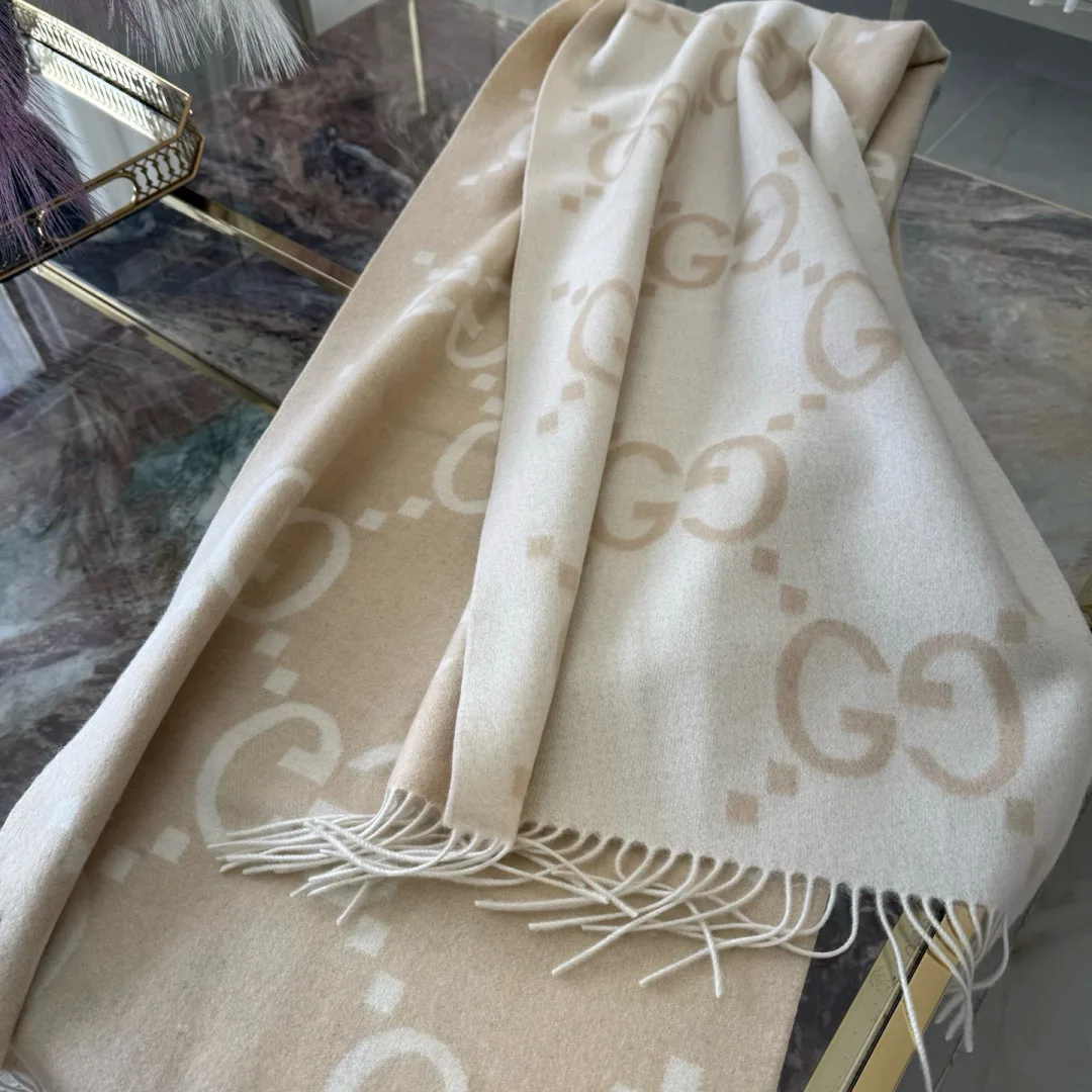 Шарфы Gucci 412300