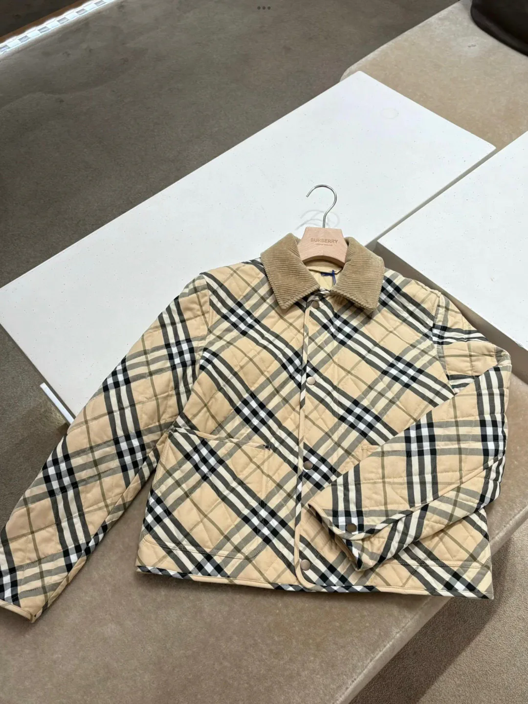 Куртки И Пуховики Женские Burberry 18145389