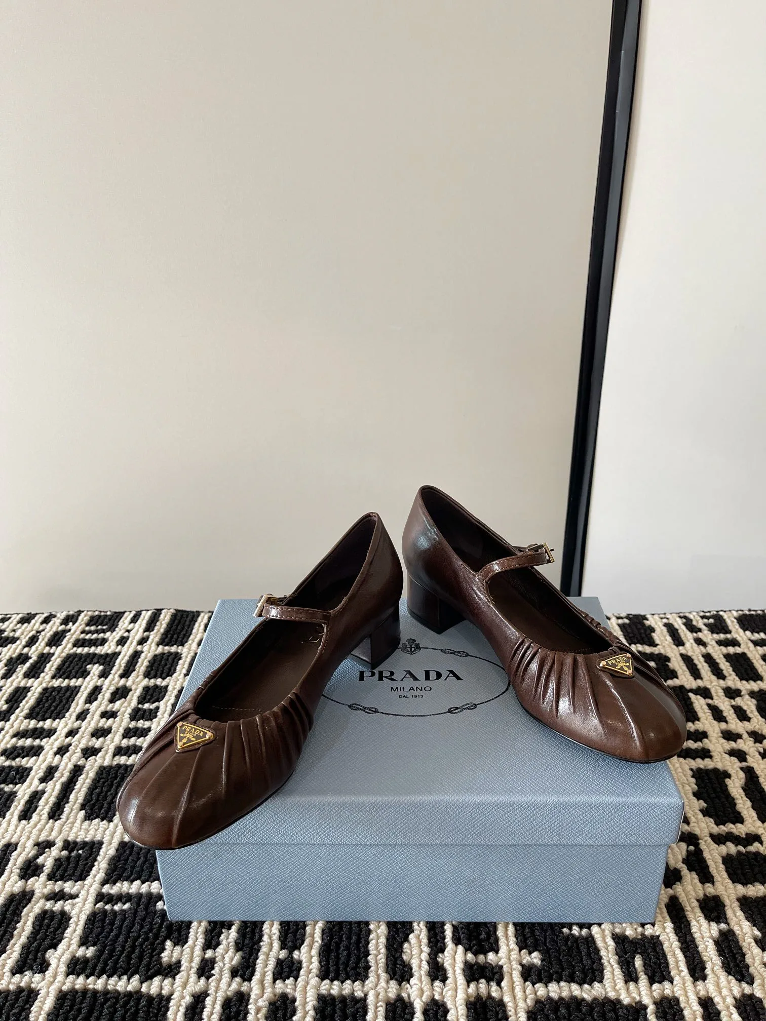 Босоножки Женские Prada 11407428