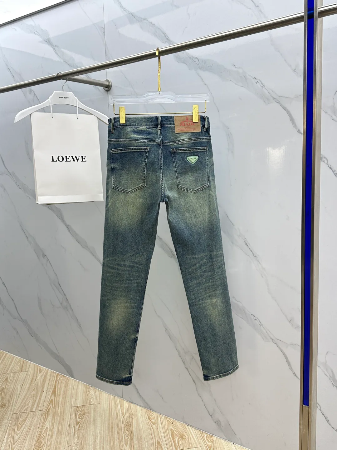 Джинсы Мужские Prada 18596903