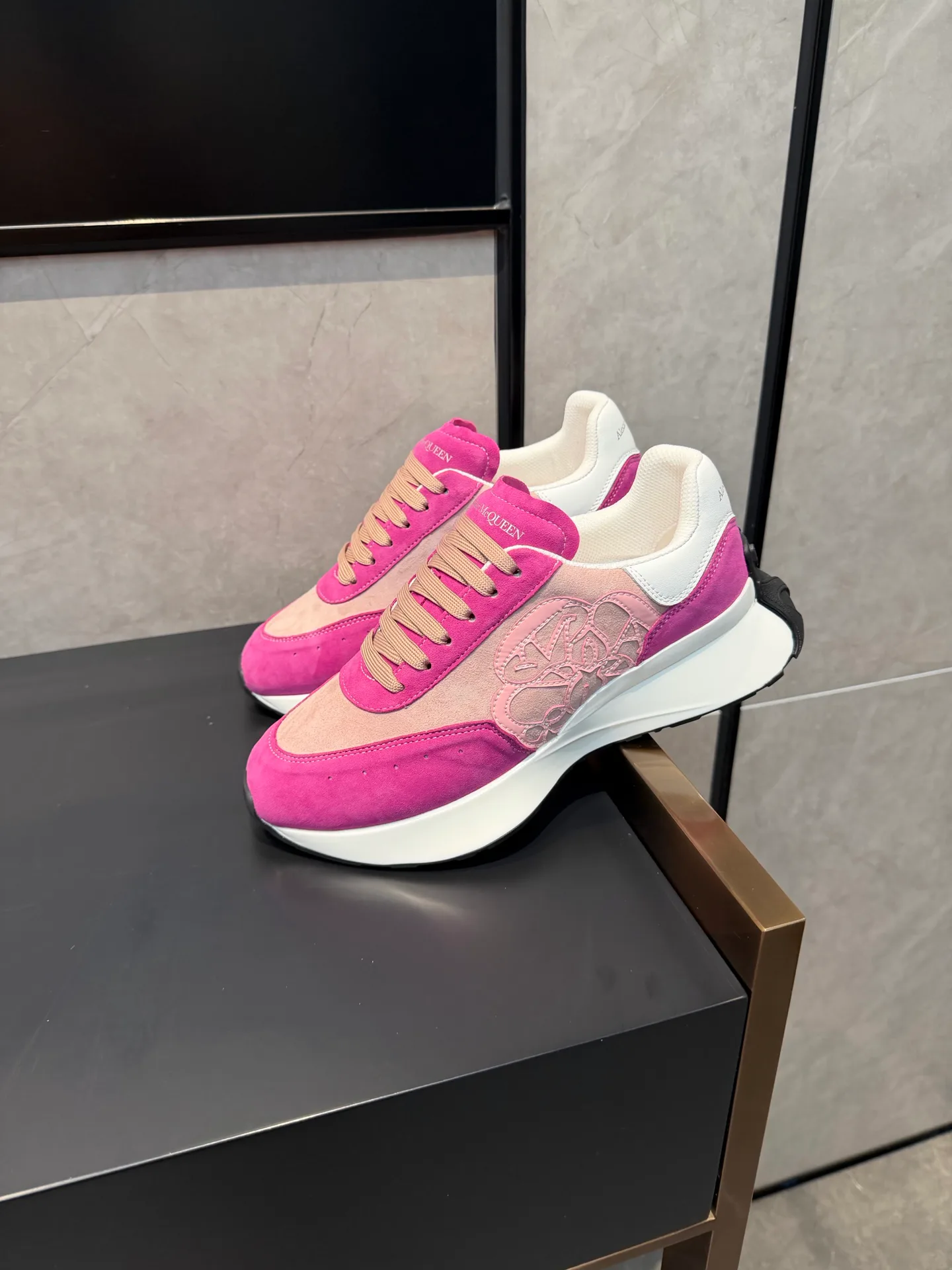 Кроссовки Женские Alexander Mcqueen 18363888