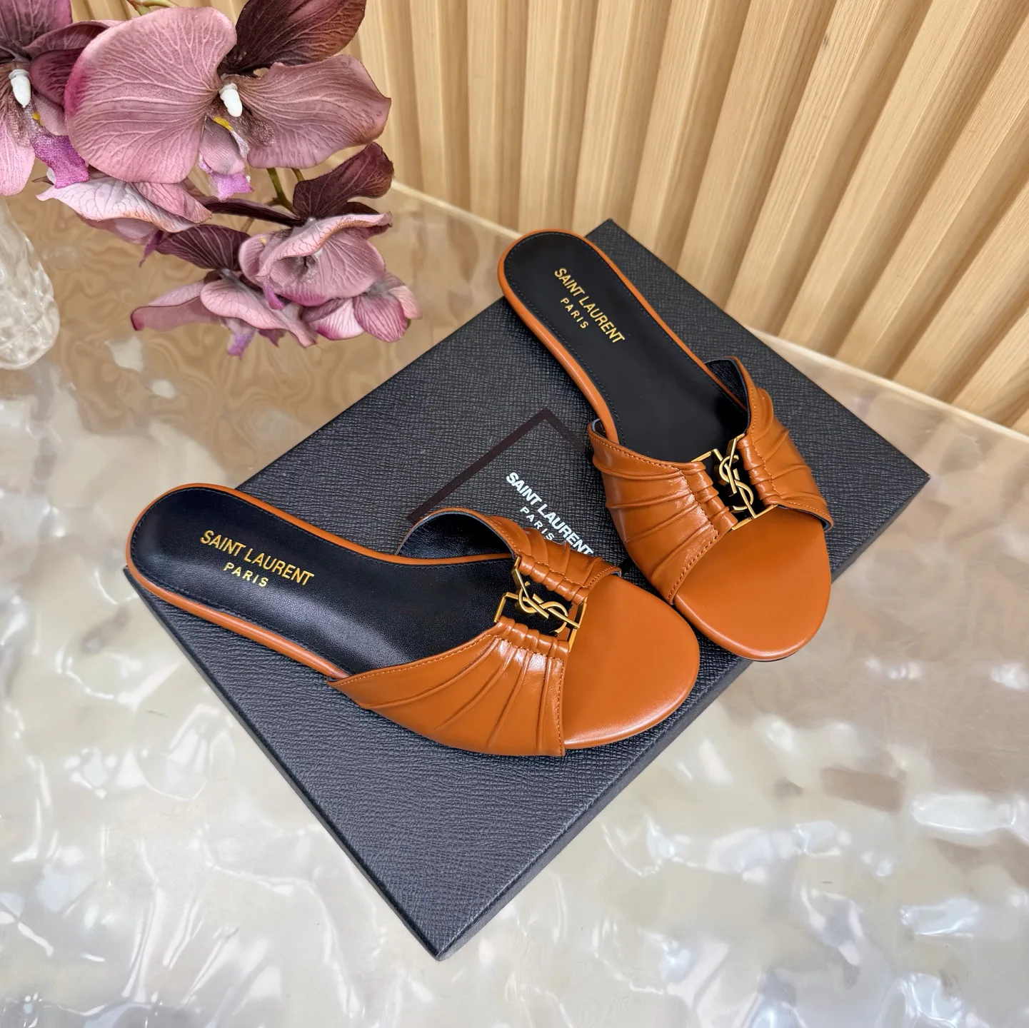 Шлепанцы Женские Saint Laurent 12859211