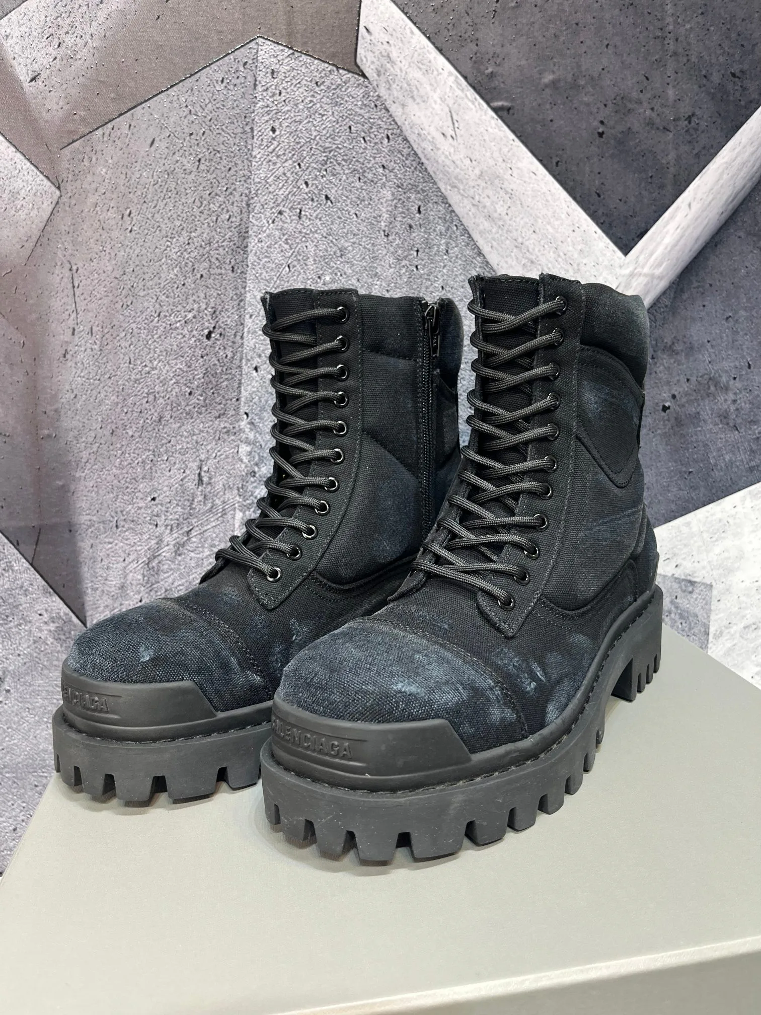 Ботинки Мужские Balenciaga 17962236