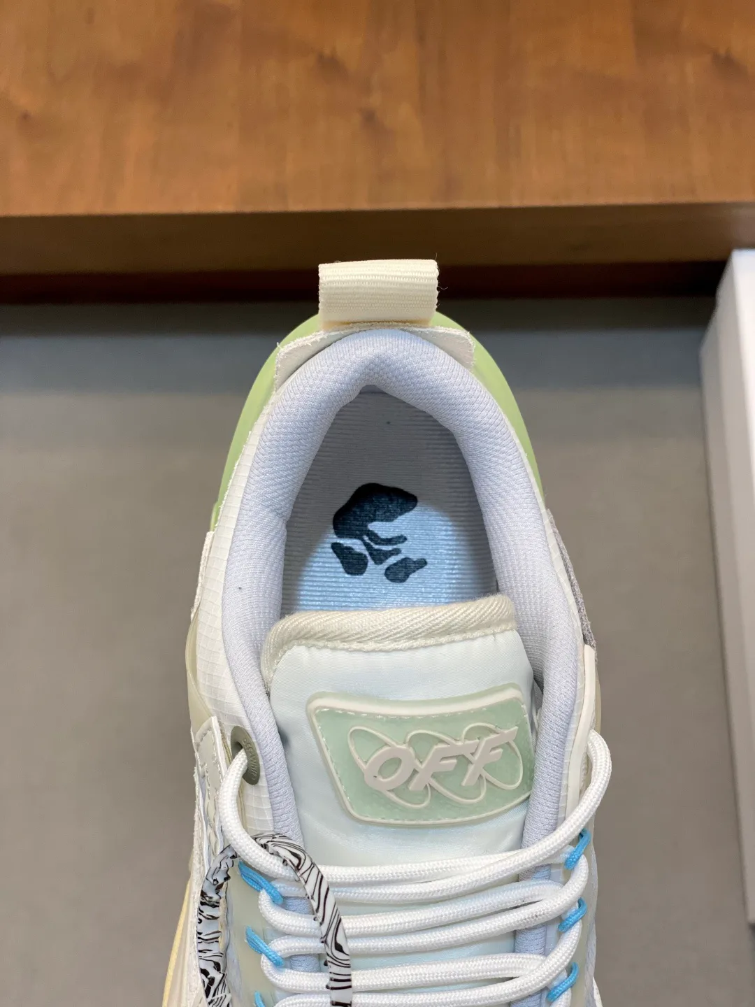 Кроссовки Женские Off-White 12842873