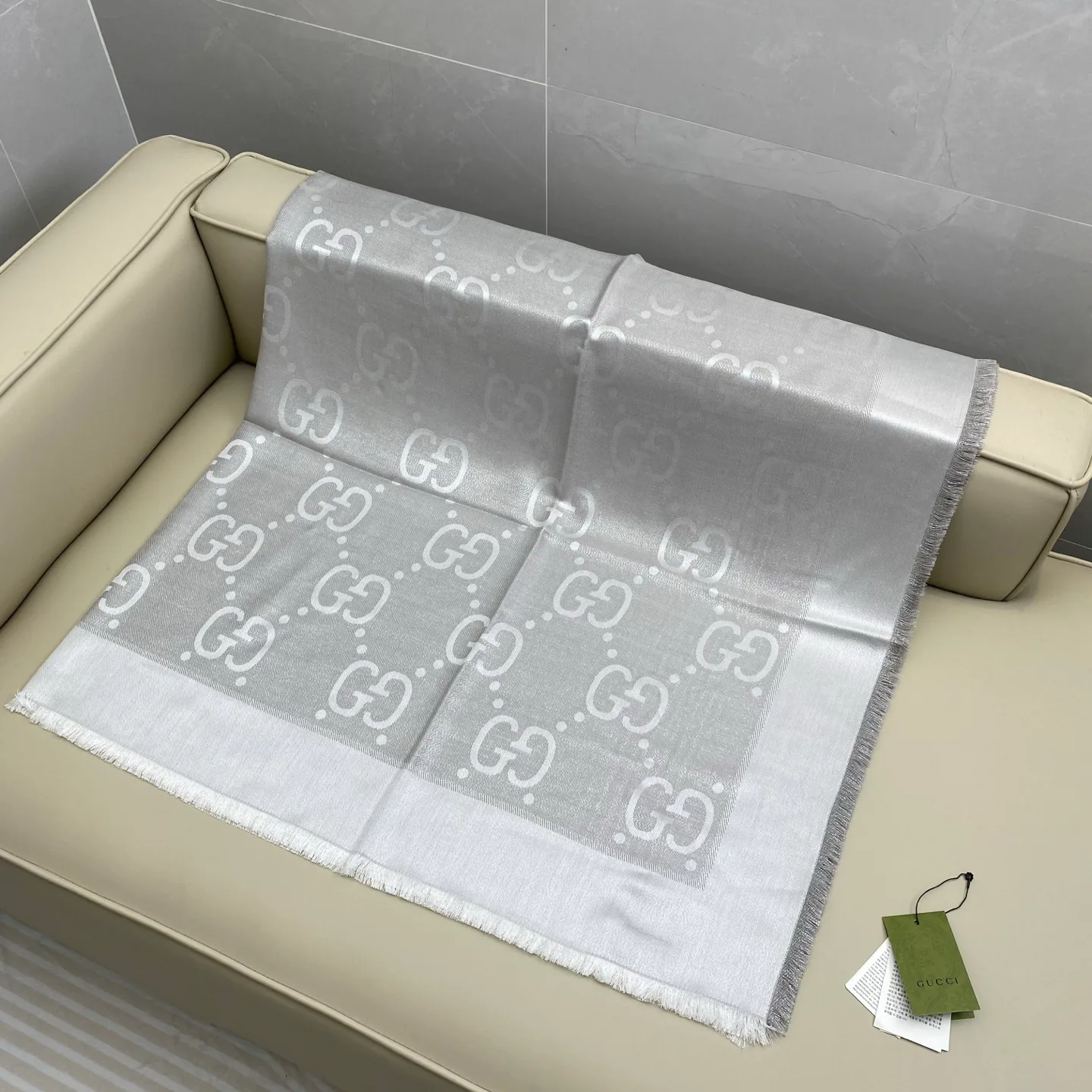 Платки Gucci 6086060