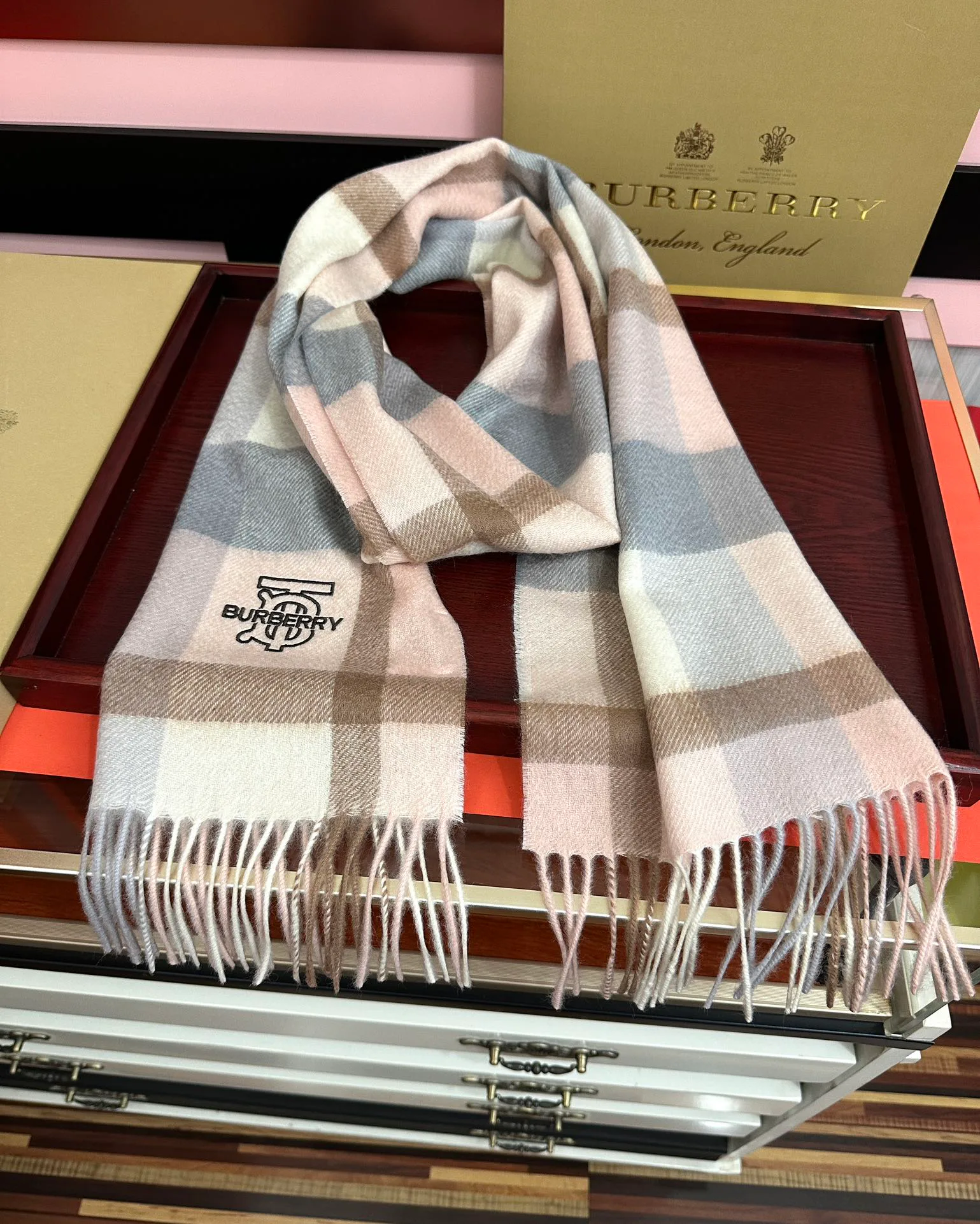 Шарфы Burberry 1490197