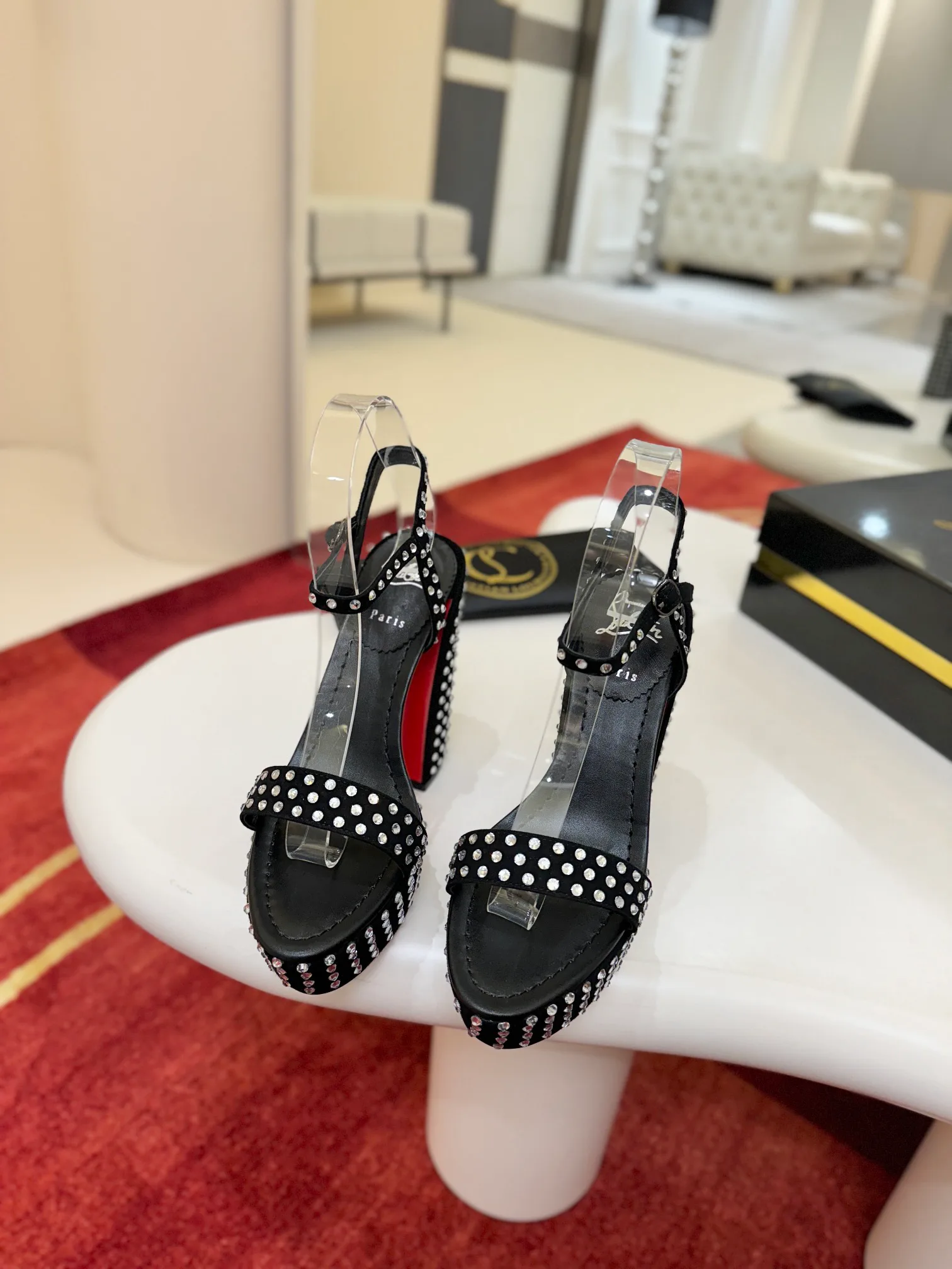 Сандалии Женские Christian Louboutin 1284471