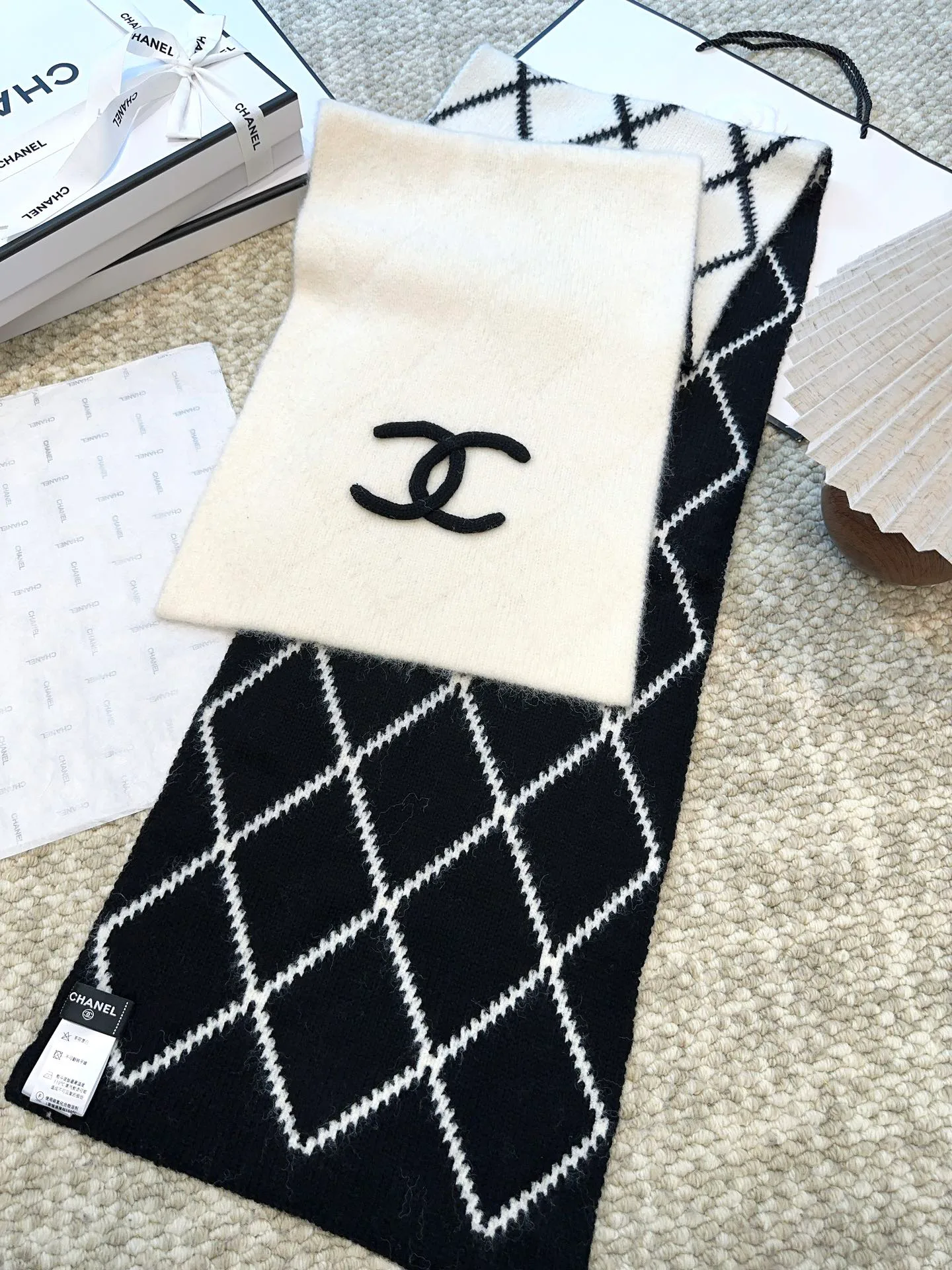 Шарфы Chanel 18105431